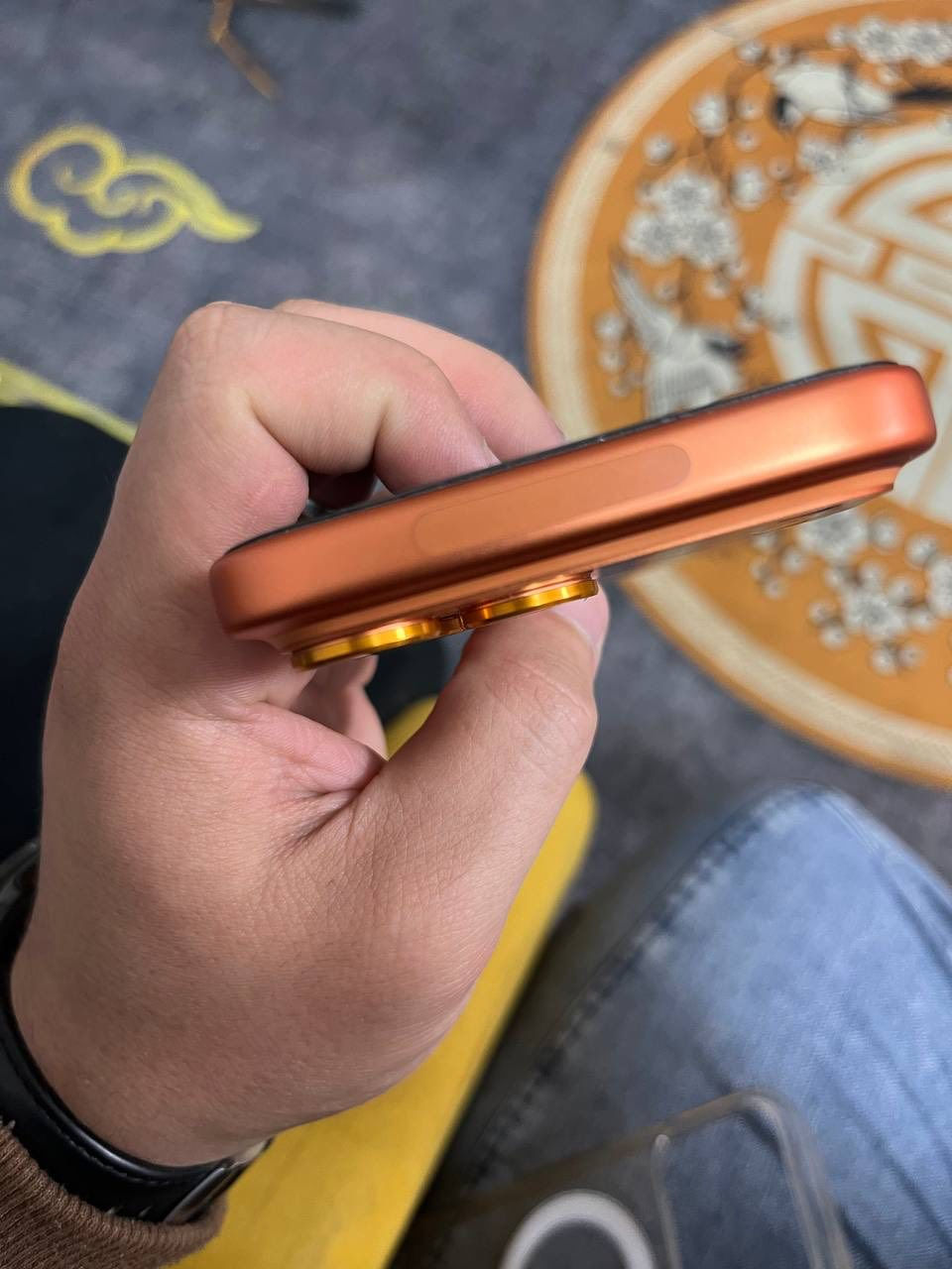 ايفون 17pro max
بطارية 100‎%‎
مشحون 139 
Esim
مكاني بغداد 
***********
