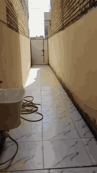 السلام عليكم بيت 100 متر خلفي بناء جديد
العنوان الناصريه الاسكان الصناعي منطقه ال3000 
المنطقه مخدومه ماء ومجاري وكهرباء وتبليط وانترنيت ضوئي 
نستقبل عروض الاسكان الصناعي فقط
للاستفسار واتساب ***********
