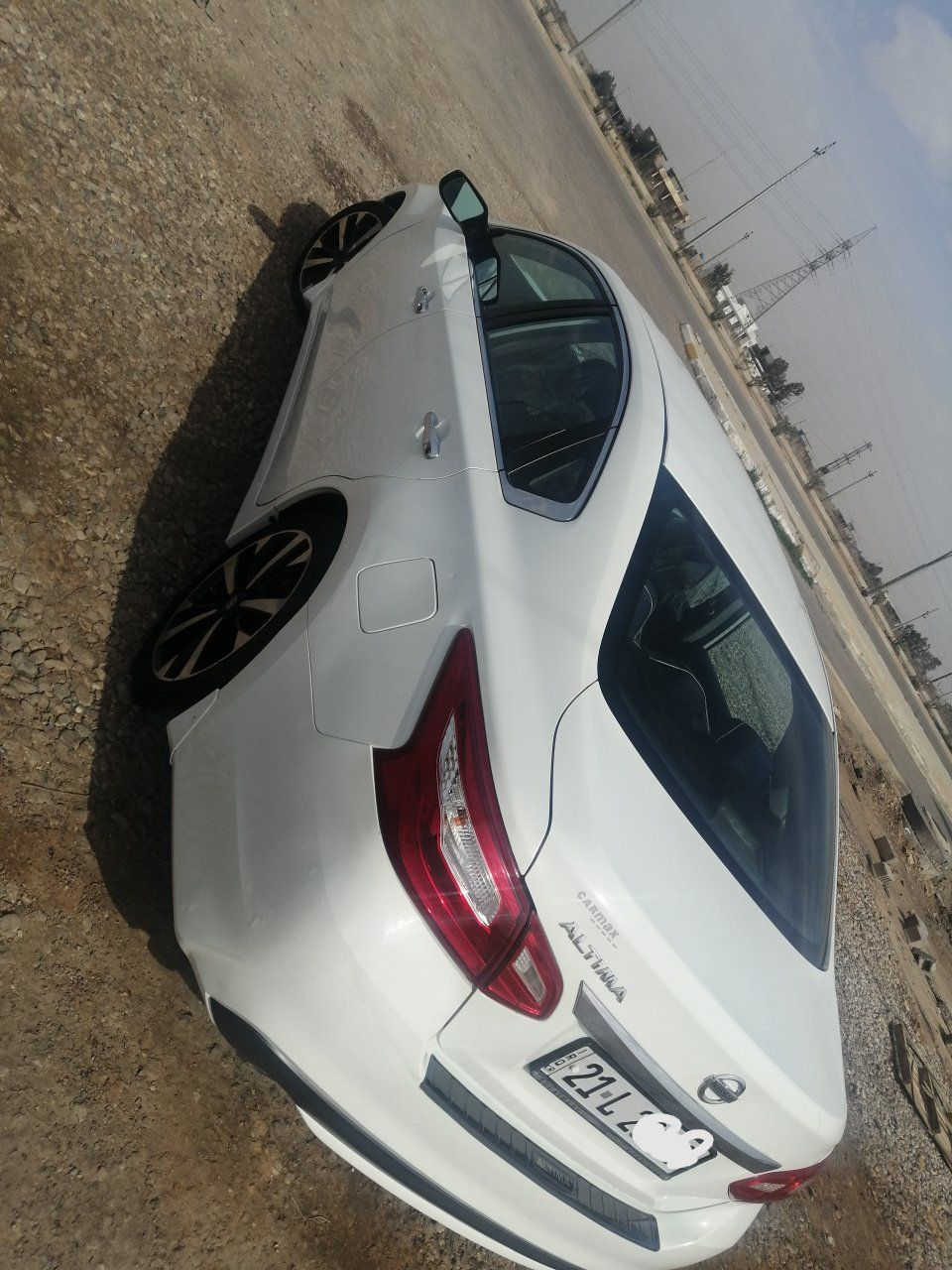 السلام عليكم
نيسان التما  موديل ٢٠١٧  مواصفات S
الرقم : سليمانية   _  بأسمي
كشن كهرباء / مثبت سرعة / تحكم ستيرن / كامرة خلفية / منظومة جديدة  لدات شركة اوزوم تخم عالي وناصي
سيارة جاهزة بشرط  صدر  جديد  كير  مكينة  من كافة نواحي  مجهزة    
ضرر بصيط جدا دعامية فقط
السيارة بدون صبغ  
بدون تبديل اي قطعة بشرط  بدون ارباك  
سيارة جاهزة مال جناي ماتصرف عليه  الف دينار بشرط  .
السعر    ١٣٢    بي مجال بصيط
العنوان  :  ديالى بلدروز
للتواصل  /    ***********
