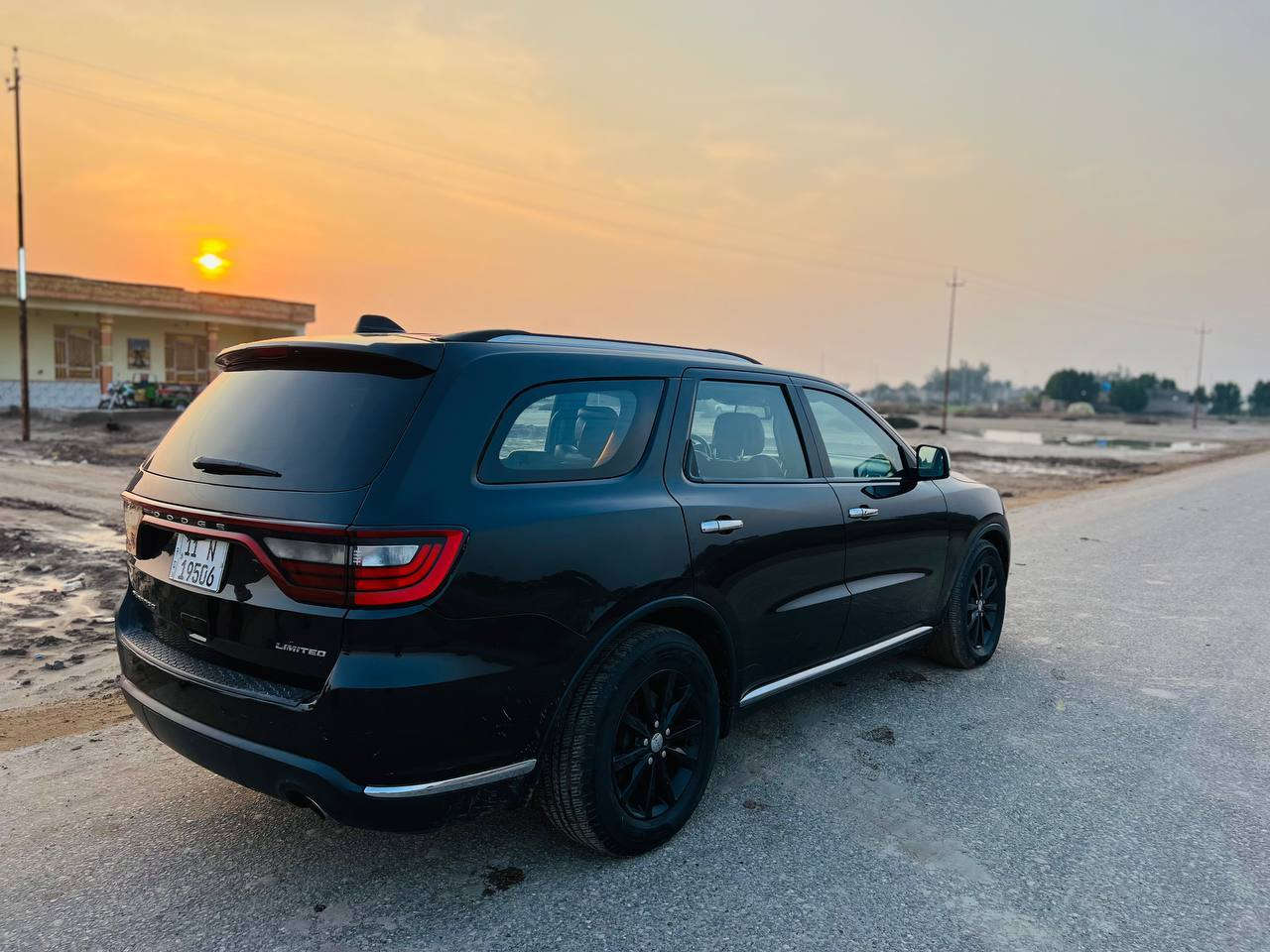 السلام عليكم 
للبيع دورنكو 2015 لمتد 
سياره كفاله عامه فقط شبر بجاملغ الامامي يعني قطعه وحده صبغ السياره بدون تبديل 
وصور الحادث بالمنشور 
 رقم بغداد نكليزي
فول مواصفات عده الفتحه
اشاير بل مري 
جنطه كهرباء 
كشنات جلد
حساسات خلفيه  
شفتات بل ستيرن
شاشه كبيره 
تشغيل عن بعد 
مري كهرباء 
كامره دواره 
خزن ميموري
مثبت سرعه
منضومه زينون 
محرك v6 3600 
السياره جاهزه حداديه وتخم تاير وكير ومكينه ومنضومه بانزين كله جديد 
 سياره احله من الصور بهواي 
مكان ذي قار الغراف
*********** هذا رقمي وبخدمتكم 
السعر 215 بيها حق التقدير شي بسيط
