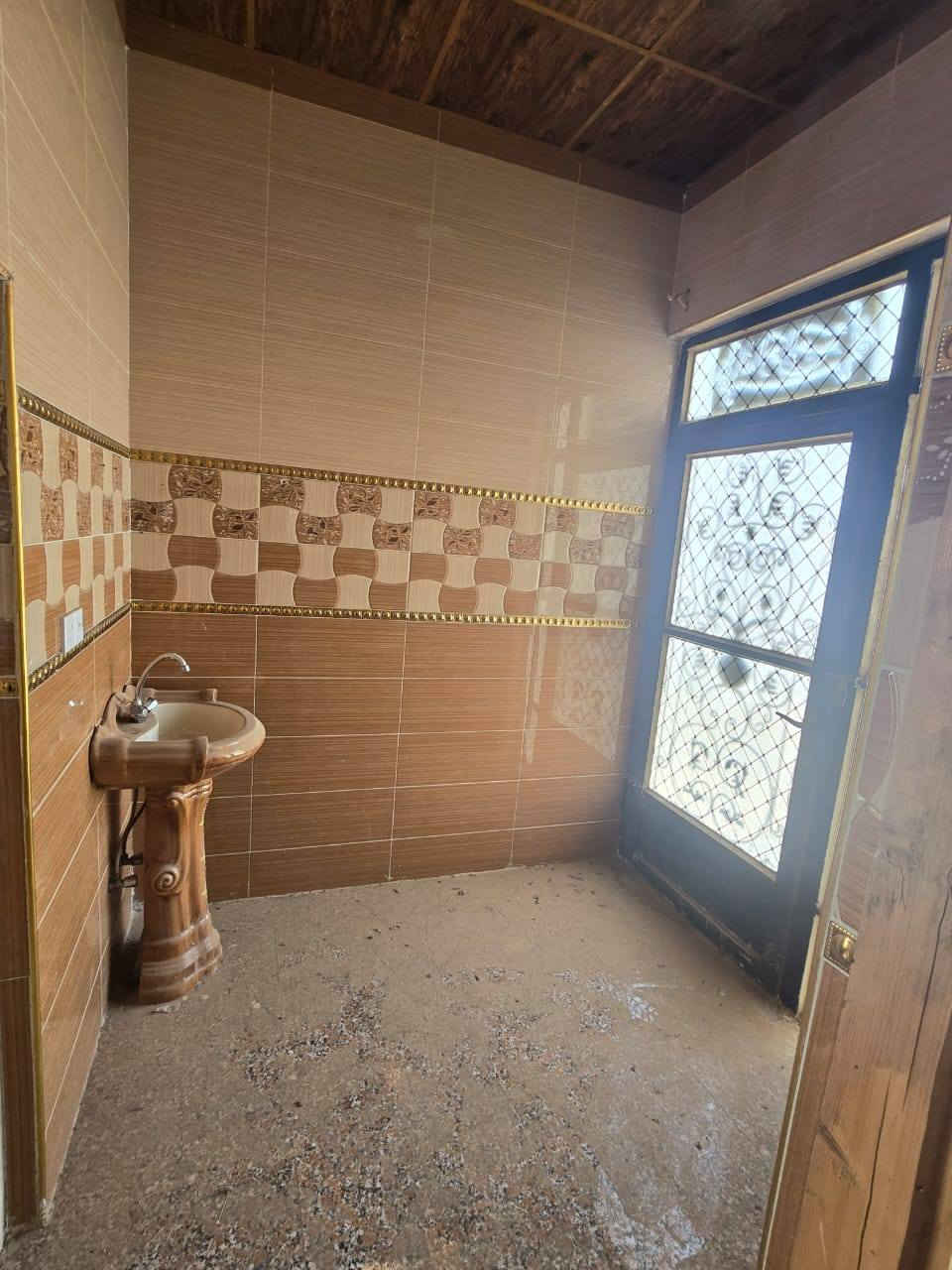 م/ أعلان بيع

● يعلن مكتب البركة للعقار عن وجود بيت للبيع 

● الموقع / الامين الاولئ  

● المساحة الكليه/  ٤٠٠ م٢ ____   ٢٠م * ٢٠م 
مساحة البناء / ٢٠٠م٢ 
 
● جنس العقار / عقد زراعي 

● المحتويات / غرفتين نوم + كليدور + استقبال ٨*٤ + هول + صاله + صحيات خارجيه وداخليه + كراج سياره +حديقه بمساحه ١٤٠م

■ للاستفسار الاتصال علئ الأرقام التاليه 
 
☆ ***********
☆*********** 
 
[  ] مكتب البركة للعقار _ الضلوعية _ خزرج _ قرب جامع الانصار ..
