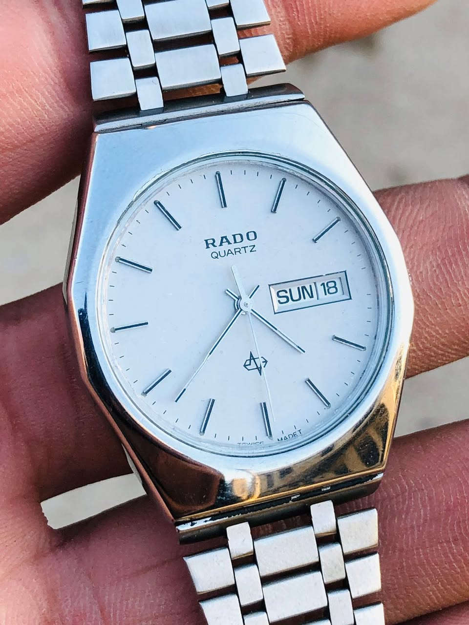 السلام عليكم 
رادو كوارتز سويسري 
نافذه تاريخ يومي واسبوعي القطر 36
بلادي نظيفه جدا 
السعر 100 دولار
يوجد توصيل


**إذا كنت صاحب هذا الإعلان وتريد حذفه لأي سبب، رجاءا أرسل رسالة إلى الدعم الفني**