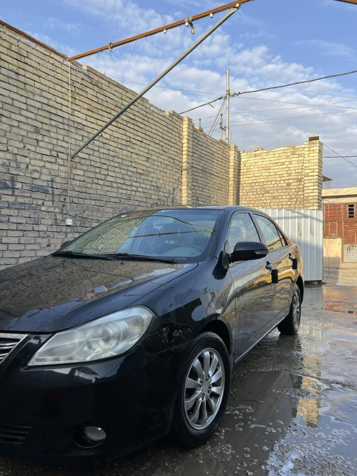 سلام عليكم للبيع BYDجي 3 لون الاسود
صدرها جديد امامي خلفي 
كير مالته اوتو مني كوبر شاده قبل سبوعين برطاني
مكينتها نضيفه 
دواخله جدد جلد تدفئه تبريد 
كهربائيتها كلها شغاله وبدون جطلات سياره بلاديه بدون صبغ 
ضربتها خفيفه بجاملغ الخلفي بدون دواخل قليل كلش 
بدون اخياسات ممعمره اخيياسات مكفوله سياره 
رقمي ***********
مكاني دوره ابو دشير 
السعر 55 
وترهم قسط
