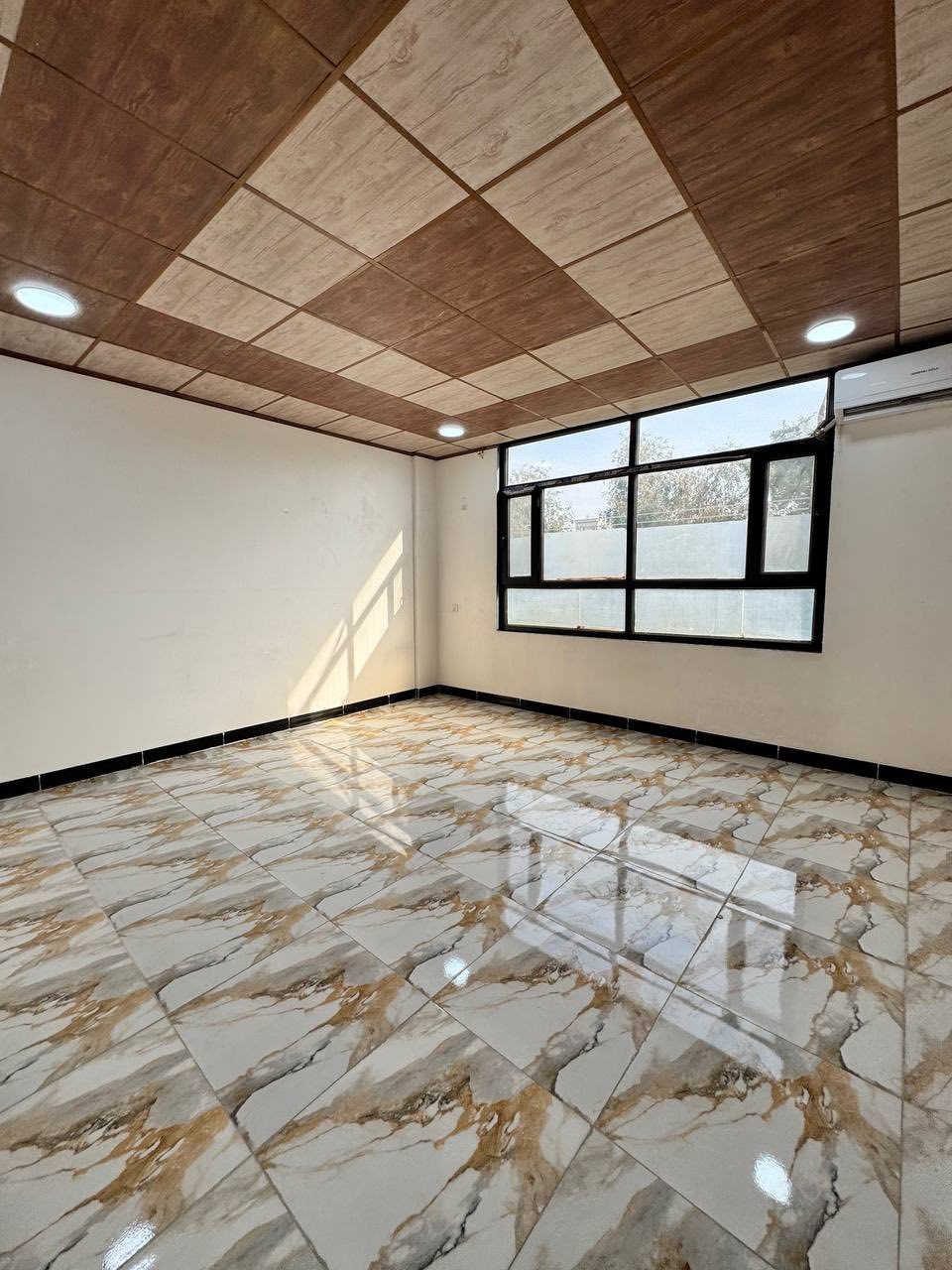 شقة طابق ثاني للايجار 
الموقع : حي الحدباء ( تقع على سايدين المضخة )
المساحة : 120 متر
طابق واحد : غرفتين نوم وهول ومطبخ وصحيات 
موقع المكتب : حي الصديق - شارع 20 - قرب شركة كار للجباية
لمعرفة كافة الاسعار يمكنكم الانضمام الى قناة التلكرام عبر الرابط ادناه : 

‏ https://t.me/PillarsRealEstate

للاستفسار الاتصال على الارقام
***********
***********
