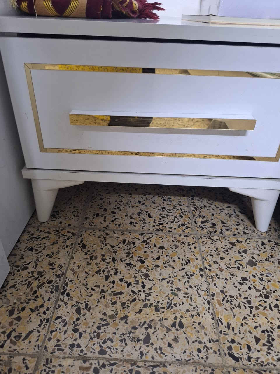 غرفة نوم ٥ قطع
سبلت طن ١
طبله وسطيه دائريه 
مرايه وستاند وقفص 
طبلات عدد ٢ زان 
 ابيعهم كلهم سوا ب مليون 
  مكاني السيديه قرب جامع الصديق


**إذا كنت صاحب هذا الإعلان وتريد حذفه لأي سبب، رجاءا أرسل رسالة إلى الدعم الفني**