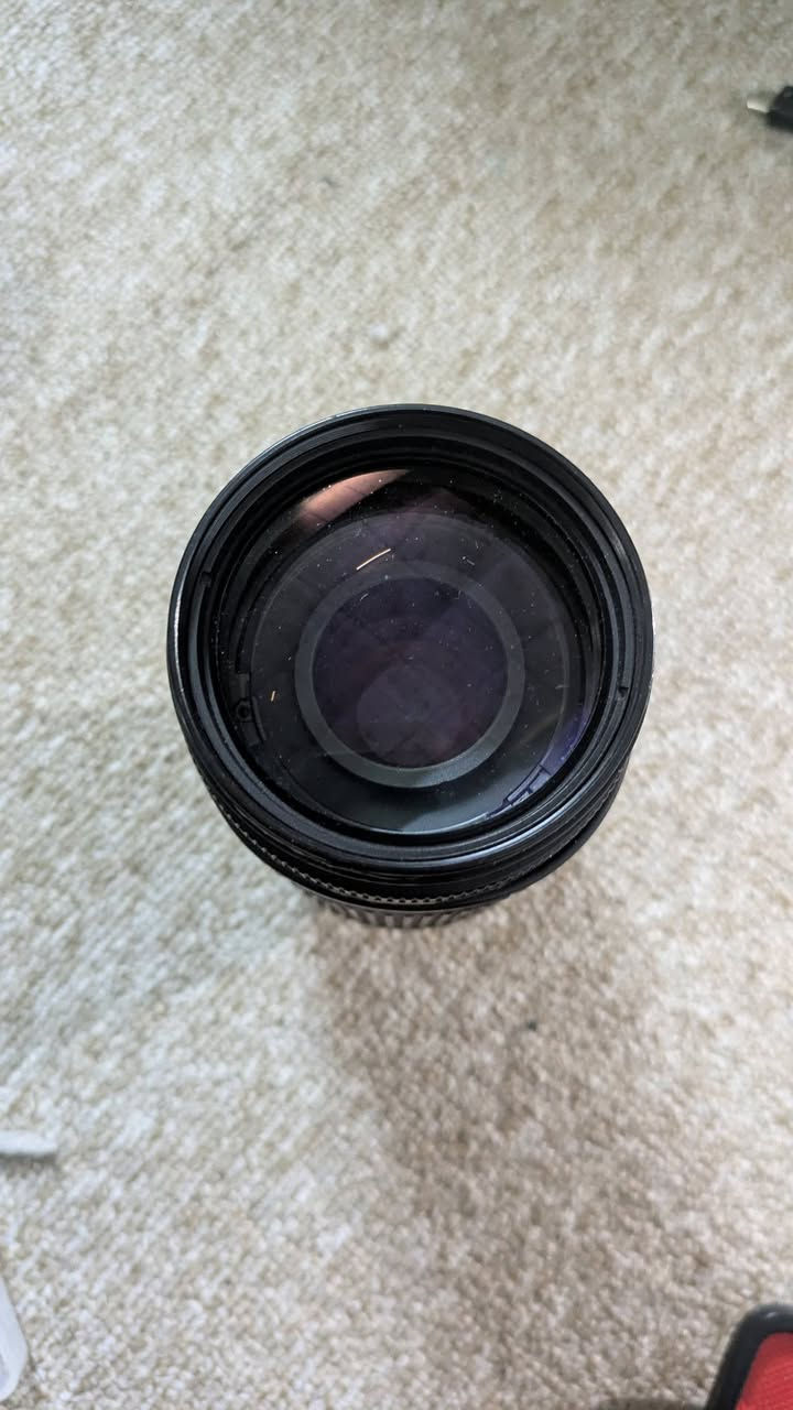 Nikkon 70-300 f4.5/ 6.3
بۆ فرۆشتن 
لێنزەکە کەمێک شلبۆتەوە بەڵام کێشەی نیە ئۆتۆی ئیش ئەکات بە شەرت 
سعری ٤٠هەزار


**إذا كنت صاحب هذا الإعلان وتريد حذفه لأي سبب، رجاءا أرسل رسالة إلى الدعم الفني**