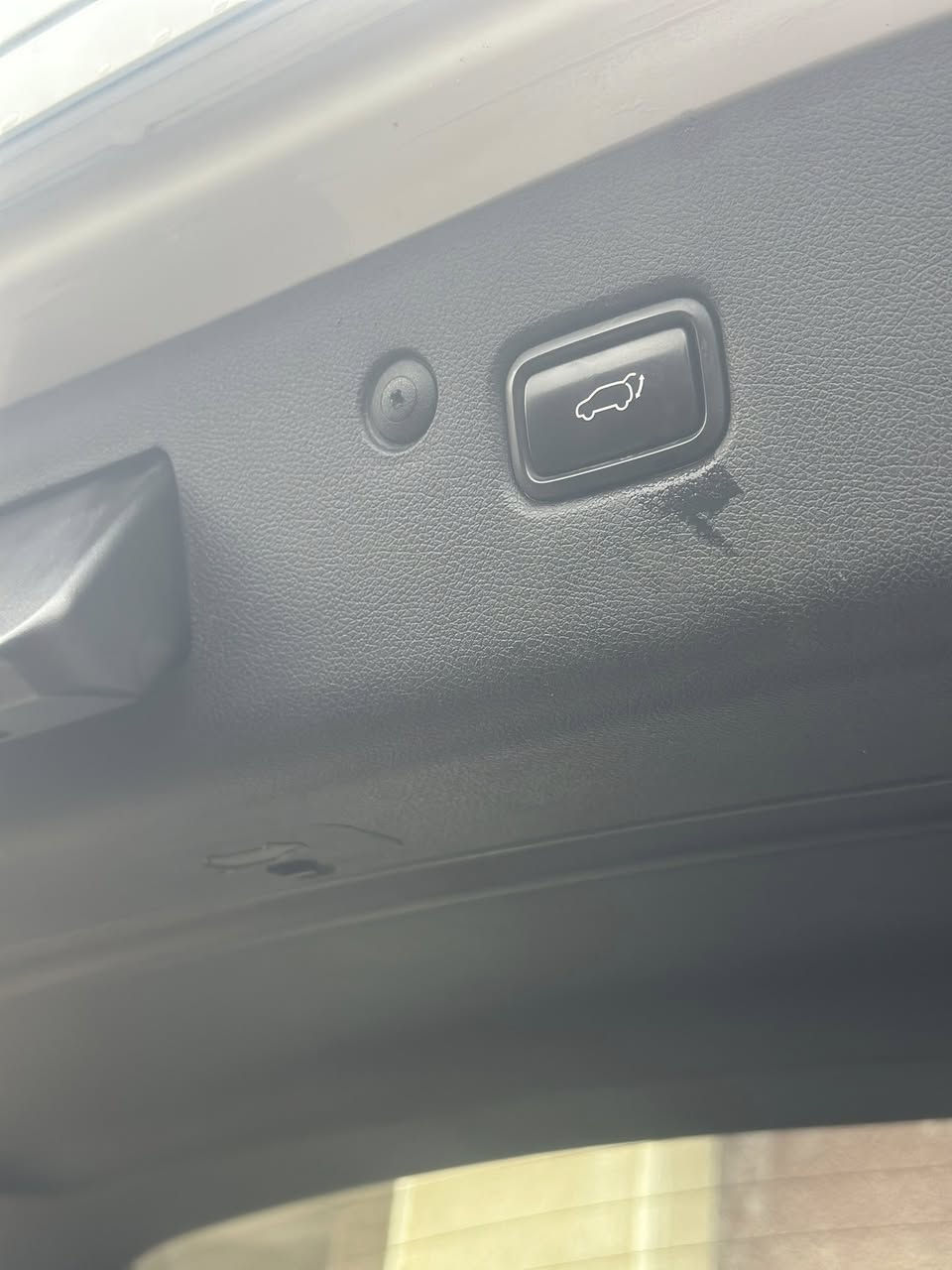 كيا سبورتج خليجي رقم بغداد الدولي الجديد موديل 2020 مكفوله بدون صبغ بدون بارد ماشيه 80 ألف السياره جديده على وضع الشركه برغي مامفتوح بيه من كل النواحي فقط رصعه بالجنطه باقيه نفسه ماملعوب بيه مواصفات 
بصمه / تشغيل عن بعد / تبريد شاشه / جنطه الخلفيه كهرباء / شاشه / حساس امامي خلفي / كأمره / الداخل جلد / مواصفات الباقي بلصور   
السعر 195 $$$$ نهايته
العنوان بعداد الكرخ 
للاستفسار /. ***********
