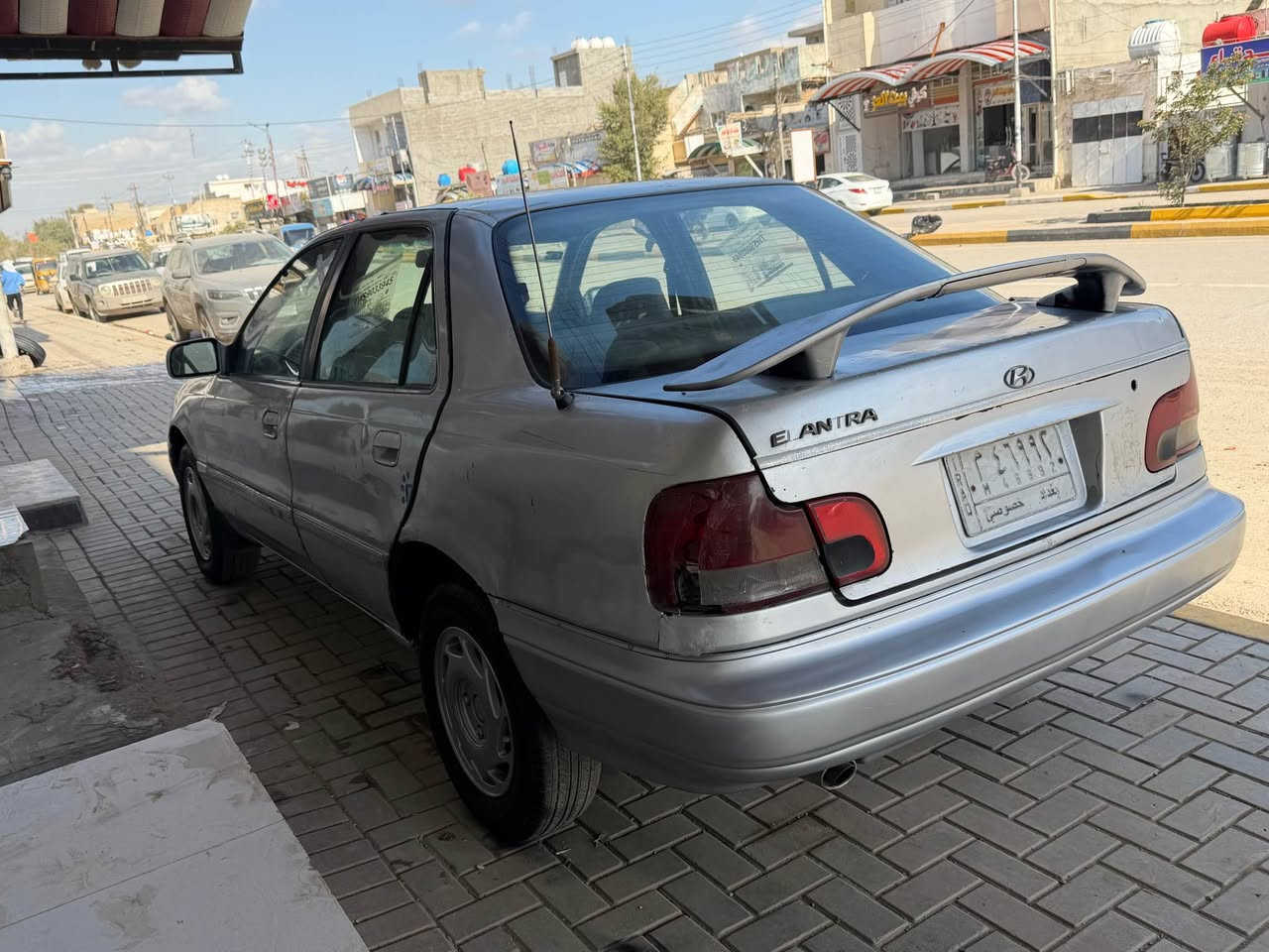 النترا 1994 
رقم بغداد سنوية في ديدة تخم تاير جديد داخل حلو 
محرك وكير وصدر خير من الله فرممة اليمنة بيهة شي بصيط جاهزة من كلشي شرط التحويل 
العنوان ديالى بعقوبة 
السعر 25 بيهة شي بصيط جدا 
*********** بعقوبة, ديالى
