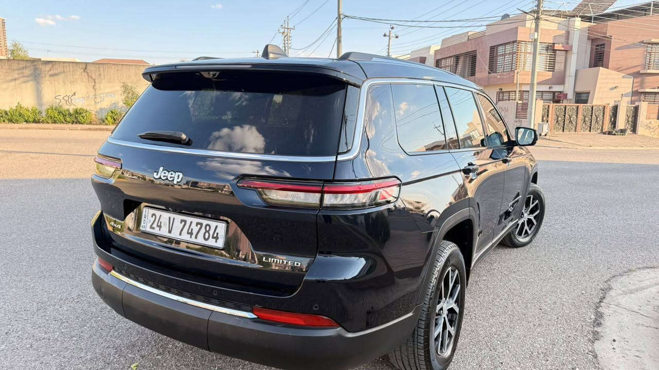 للبيع او مراوس جيب كراند شيروكي لمتد بلاص2023
سنوية باسمي لغاية2030 

هزة جديدة

ضررها جاملغ امامي جهة السايق فقط بدون دواخل شرط السونار السياره جاهزه وبدون اي نقص 

6راكب vipكشن منفصل

الموديل : 2023.(وارد أمريكي)

 

المحرك : V6.  3.6L . 

العداد :20الف ميل حقيقي

الرقم : دهوك

المواصفات:

* دفع رباعي 4x4. 

* ⁠4انضمة قيادة  

* رادار امامي مع مانع تصادم. 

* تحذير الخروج عن المسار . 

* تحذير النقطة عمياء ⚠ .

* نظام تحذير عند التقاطعات.  

* نظام تقليل الضجيج داخل المقصورة. 

* إنارة محيطية. 

* شاحن موبايل وايرلس. 

* تعديل وضعيات مقود السائق كهربائيا. 

* مرايا تعتيم + شاشة

* نظام الصوت من الپاين 10 سماعة. 

* ويل قياس 20 انج.

* سقف بانوراما.   

* شاشه كبيرة 10.1 انج . 

* نظام الخرائط (GPS).

* لوحة القيادة بقياس 12 أنچ. 

* كير شفتر بالستيرن. 

* كاميرا محيطية 360 درجة. 

* 4 كاميرات خارجية مع بخاخات ماء للتنظيف. 

* ⁠4كامرات داخلية 

* كاميرا للمرأة الداخلية. 

* المصابيح الأمامية LED.

* كشافات الضباب LED. 

* دخول ذكي. 

* بصمة على 5 ابواب للدخول الذكي. 

* تشغيل عن بعد.

* الصندوق الخلفي كهربائي.

* فرش المقصورة الداخلية من الجلد الفاخر.

* ذاكرة لحفظ وضعيات الجلوس للسائق. 

* المقاعد الأمامية كهربائية.

* المقاعد الأمامية تبريد وتدفئة.

* المقاعد الخفية تدفئة.

* ستائر للشبابيك الخلفية.

* حساسات امامية. 

* حساسات خلفية. 

* مكيف خلفي مع وحدة تحكم منفصلة. 

* تدفئة ستيرن. 

* مانع تصادم خلفي.

* بلوتوث تلفون. 

* محدد سرعة. 

* نظام التشغيل والاطفاء الاوتوماتيكي ( Auto Start System ).

للاستفسار /***********
***********
