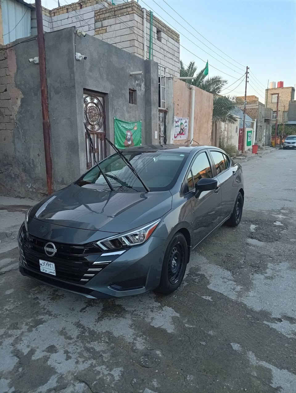 نيسان فيرسه موديل 24 رقم شهداء ماشيه 15 حادثها طرف البنيد اربعه اصابع بس السياره جديده على وضع الشركه مرقم وجاهز وكاله عامه باسم المشتري الاستفسار على هذا الرقم ***********
