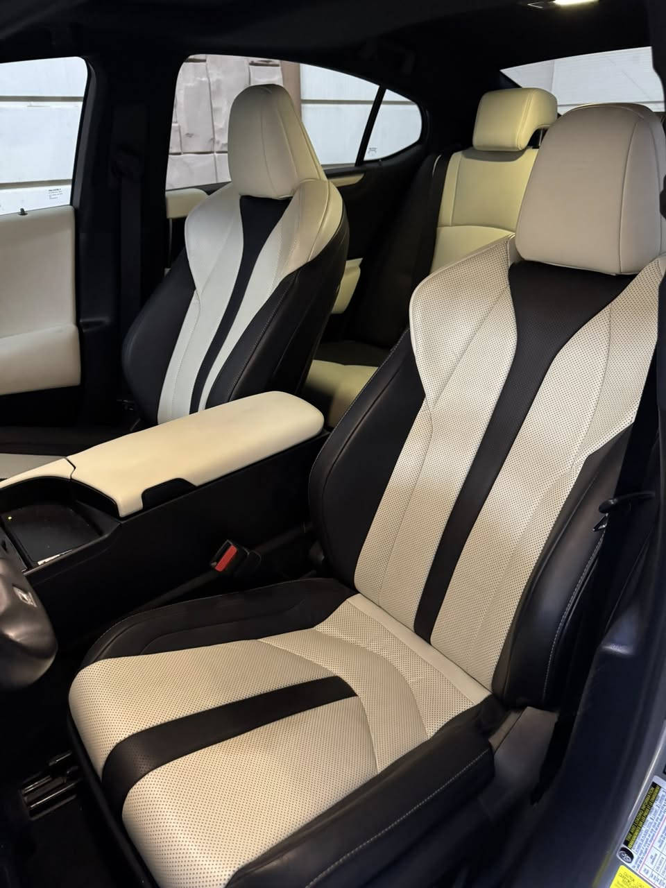 Lexus ES350 V6 2024
58AJZ1B16RU162201رقم الشاصي   
فول مواصفات 1/1 
السعر 315 بي مجال لطيبين 

حادث بجم سطحي بدون ايرباك بدون شواصي شرط الفحص 

تصليح درجة اولى كلها اصلي 

مكان كركوك 
الرقم كاتي تترقم شمالي 
*********** واتس
