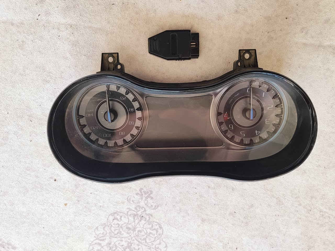 موجوده عينه اوباما s وجهاز تشغيل التحكم من موديل 11الحد 14 للبيع تفاصيل اكثر خاص او 
تصال ***********
