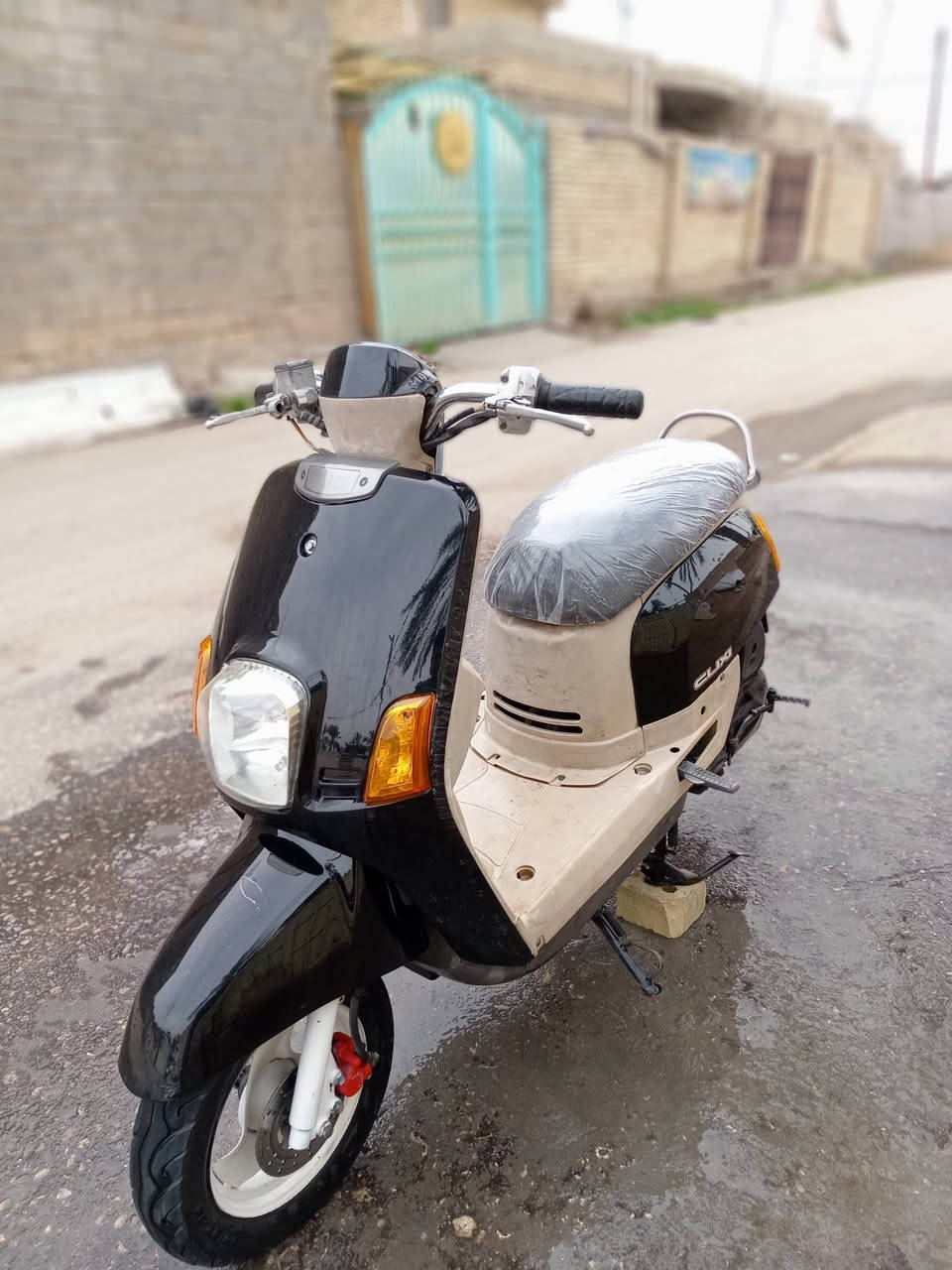 سلام عليكم
للبيع بوليس داخل كريمي كابريتر
 دراجة نضيفة كفالة عامة
كلشي شغال بيها
سعر 525 بيها مجال شراي بيك خير وتدلل
مكاني بابل المسيب
استفسار عل رقم ***********
