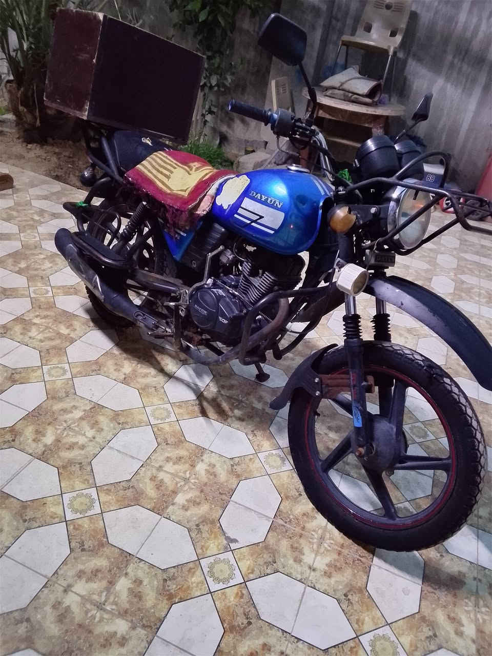 سلام عليكم دايوان للبيع موديل ٢٠٢٠ بي نقوصات بصيطة دراجة حلوة مال جناي ممتعوبة السعر ٥٥٠ وبيهة مجال حك جيتك مكاني ديالى الخالص هبهب للتواصل ***********
