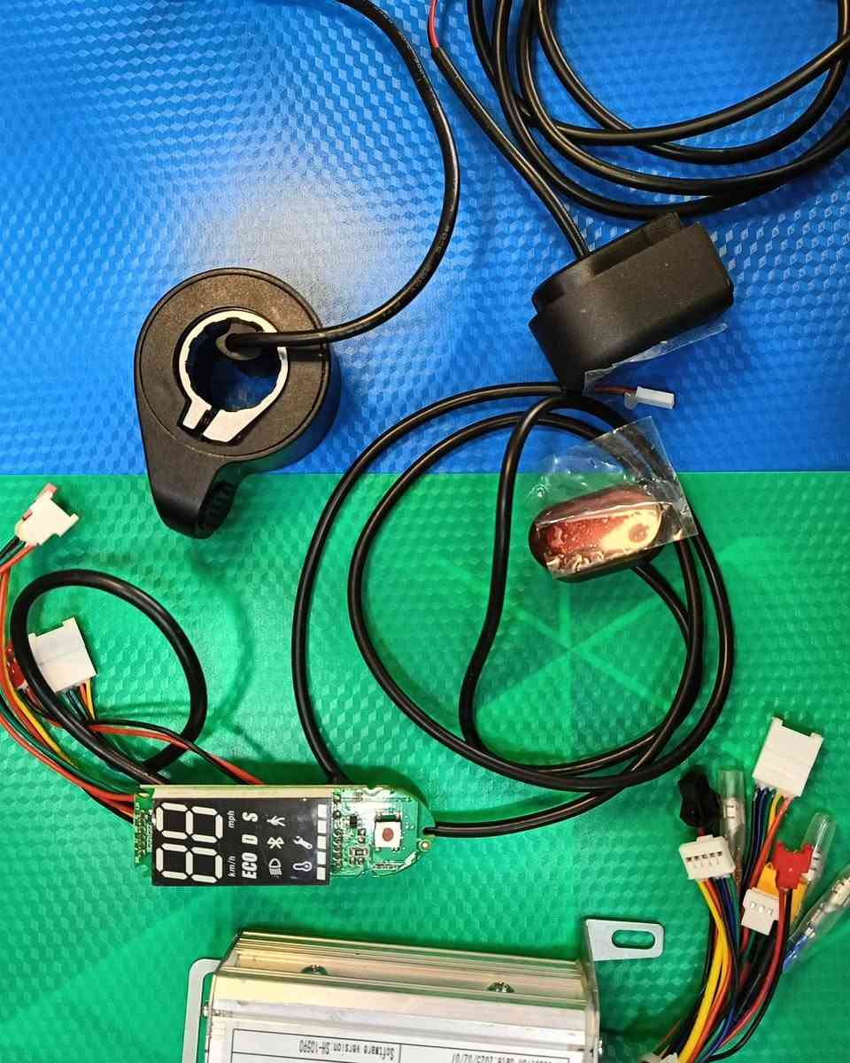 مجموعة أغراض سكوتر عقل و شاشة
الاسعار تحت الصوره


**إذا كنت صاحب هذا الإعلان وتريد حذفه لأي سبب، رجاءا أرسل رسالة إلى الدعم الفني**