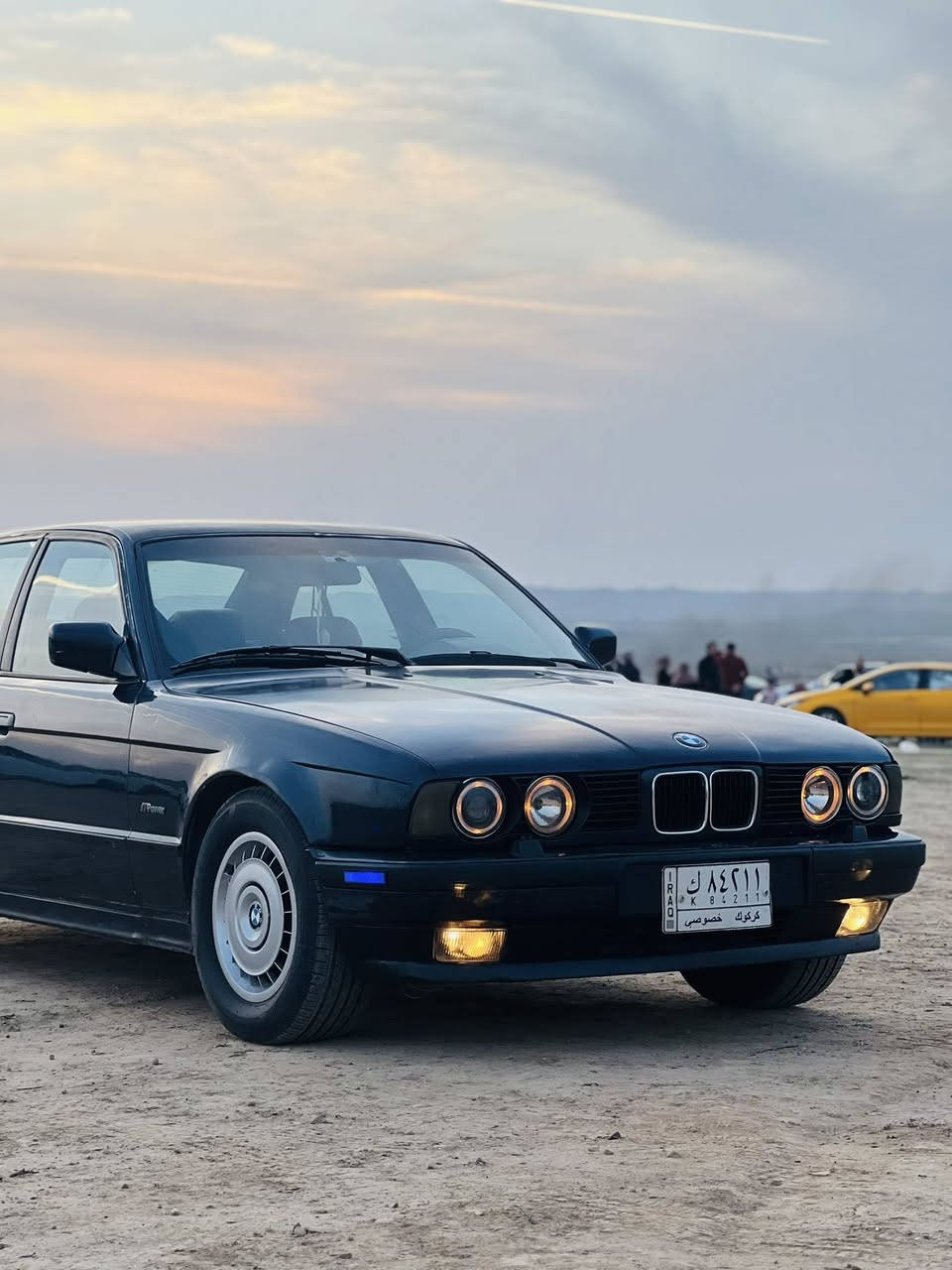 BMW525 للبيع 
السياره جاهزه مجهزه مبيها  اي عيب من كل النواحي الصدر  والمكينه محرك ٢٠٠٠ دبل دجتل بس شويه بس خيط خفيف 
اماً الباقيه السياره جاهزه من كل النواحي وشط التحويل رقم كركوك وبطاقه بانزين هم  السعر 58 وبيها مجال للشراي اتصل 
***********

