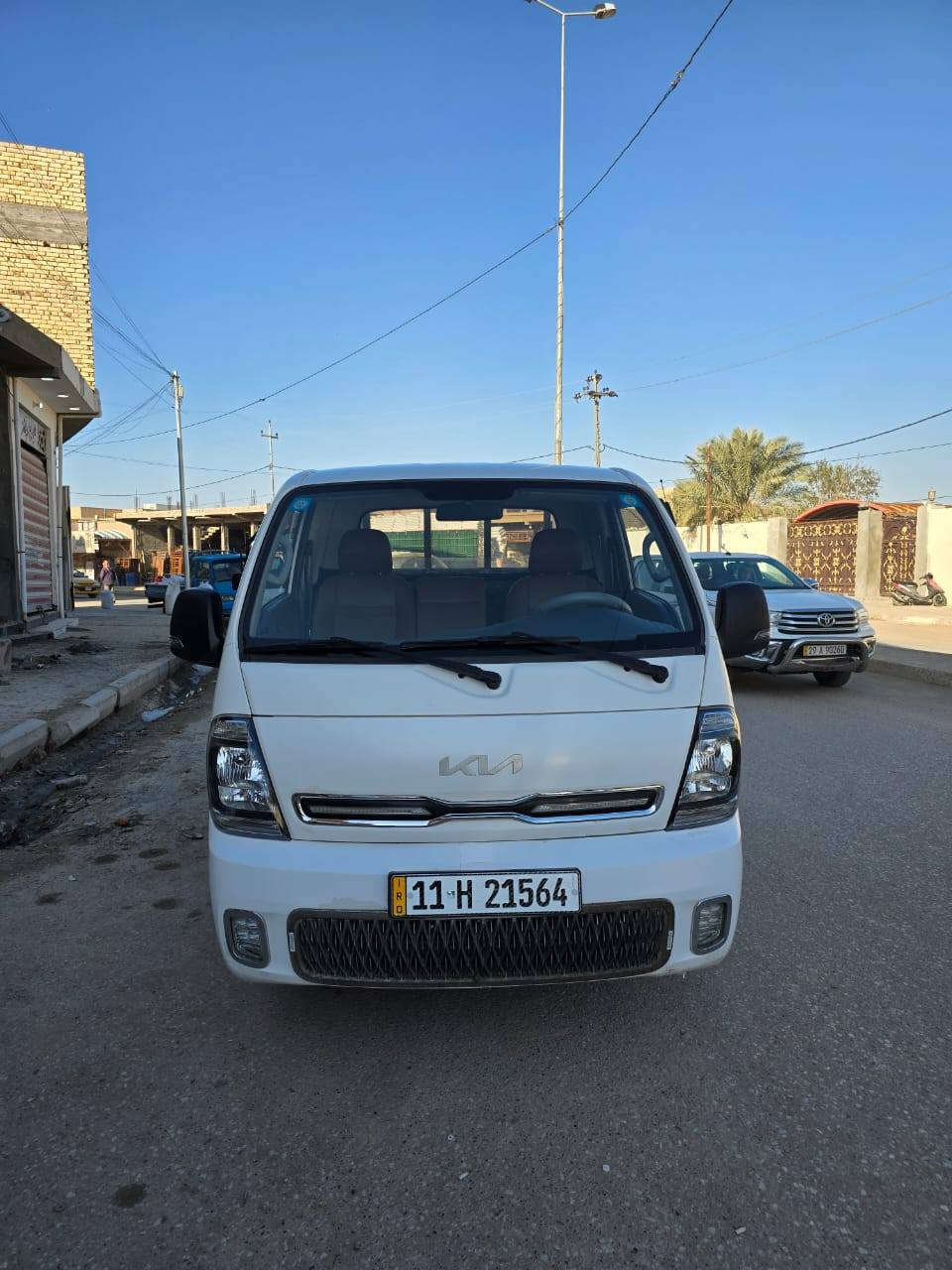 السلام عليكم
كيه موديل 2023  رقم بغداد دولي بسمي
سنويه مجدده مشروع وطني
مكفوله كفاله عامه ماشيه 80 الف حقيقي
سياره جديده بمعنى الكلمة
كير محرك شرط
حداديه تخم تاير شرط
تبريد تدفئه شغال
السعر 145
الاتصال *********** مكان السياره دوانيه
