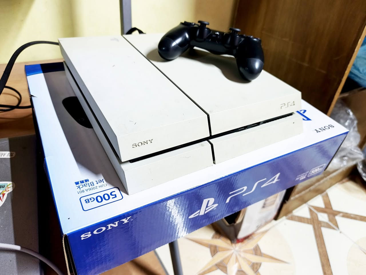 السلا عليكم حياك الله مثل ما اشوف عندي:
ps4:مهكر نضام 9
الحالة: نضيف جدا
الاستعمال مو هواي شهرين
التفعيل من خلال الموقع بدون فلاش ومستقر جدا 
العاب:FIFA2026/ريزدنت ايفل 2/gta سان اندرياس النسخه المحسنة/call of duty black ops 6/
الجويستك وحده فقط الكارتون ويا موجود وجديد
مكاني: البصرة/القبلة /شارع المدارس
السعر:300
رقمي:*********** 
التواصل واتساب
