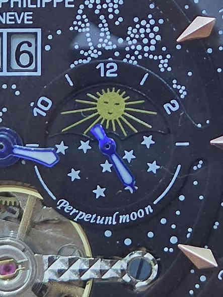 يا الله 
#باتيك_فيليب
#مستعمل
لوحة #ليالي_النجوم
للفنان العالمي فان كوخ
مع لوحة #الشمس_والقمر
مع العلبة #الأصلية الكبيرة الجلد 
#استعمال قليل جداً بعدها بحالة المصنع  
تفاصيل أكثر على الخاص او واتساب ***********
