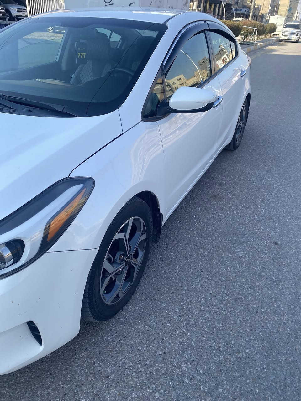 فورتي
موديل 17
رقم قادسيه بأسمي 
سيارة كلين واحد بيها فقط تبديل بنيد 
ماشية ٨٠ ميل 
سيارة على وضع الشركة
مكينة 2000 دوش 
گير At
جاهزة من كلشي
مكينة 
گير 
حدادية 
تخم تاير 
شاشة 
كامرة خلفية 
بلوجكتر 
حساس تاير ٤ 
٣ أنظمة قيادة 
تحكم ستيرن 
الارضيه جلد 
السعر ١٣٣ وبيها مجال قليل 
مكان السياره بالسماوه 
للاستفسار الاتصال على الرقم ***********
