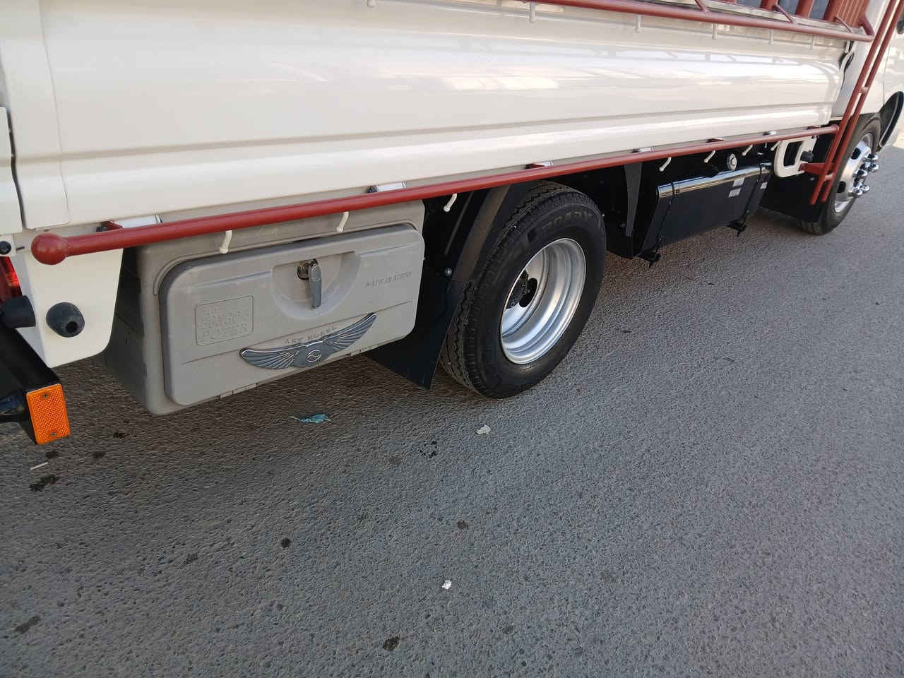 سلام عليكم للبيع كيا فحل موديل ٢٣ مكفولة مكينة وكير واكسل  وشاصي تحويرة ١٤ وستد ٢٧  تانكي ١٠٠ مال كنتر رقم بغداد بسمي السعر ١٧٤ بيهة مجال بسيط موبايل *********** مكاني بغداد    ملاحضة بدون محجر
