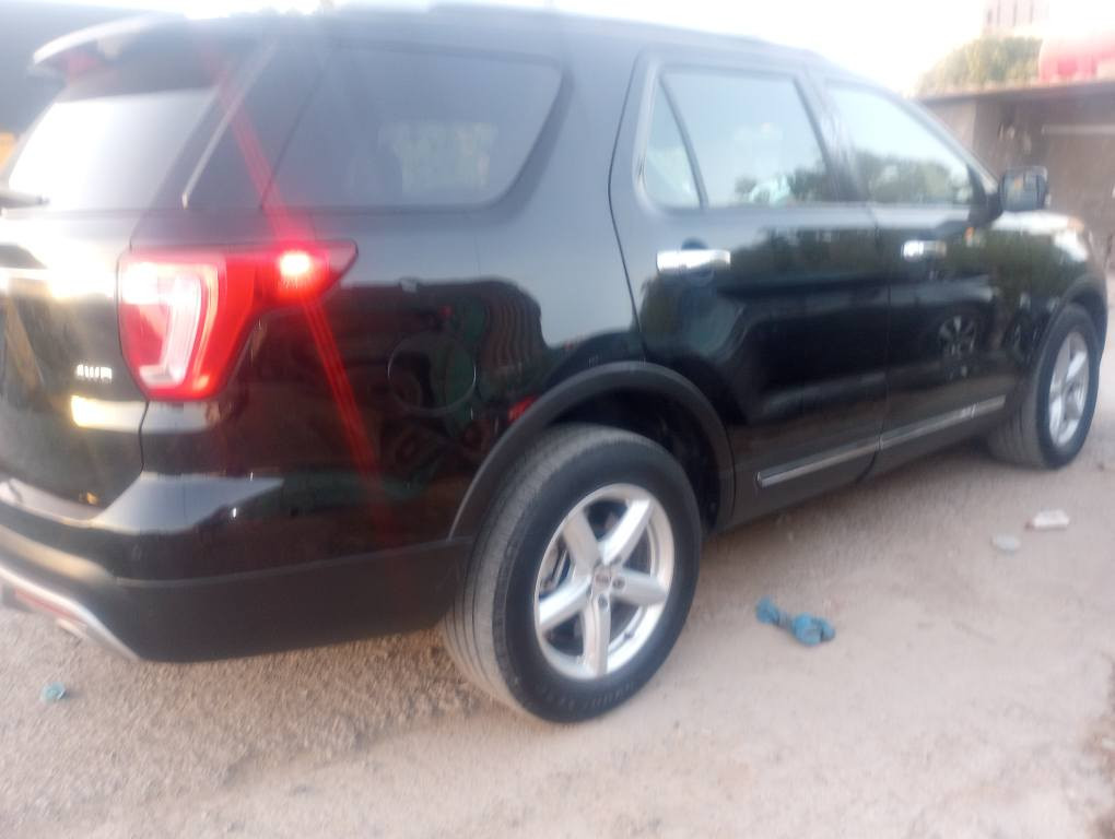 فورد اكسبلور 2016
ماشيه السياره 271الف كيلومتر 
المواصفات : 
الضرر :  اكلين بدون حادث بيه بارد بلصندوق شبرين
محرك 6 سلندر 3500 مكفول
داخل بيجي 
استيرن كهرباء 
شاشة sony كبيرة 
بصمة تشغيل 
بصمة ابواب
تبريد مركزي 
7 راكب 
كشنات ا كهرباء 
كشنات جلد 
كشنات تدفئة 
كشنات تبريد 
شفتات استيرن  تحكم   
كاميرة خلفية 
حساسات امامي وخلفي 
9 سماعات ومضخم بلاد 
سنويه جديده 
شرط التحويل رقم اربيل بسمي
السعر 165$ وبيها مجال قليل
العنوان : بغداد الدورة
أسيا : *********** احمد بغداد, العراق
