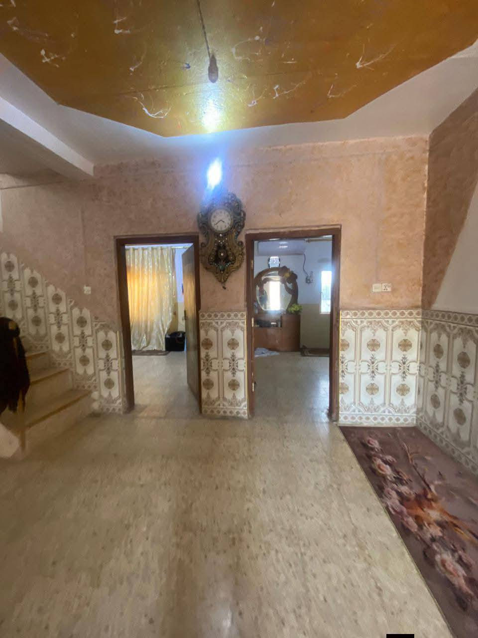📍 الموقع: منطقة المزاريج – طريق السنية السياحي، مقابل جامع عبد الأمير، وقريب من مدرسة زيد النار
📢 للبيع – مزرعة مع بيت مميز
🏡 المساحة الكلية: 650 متر²
📐 مساحة البناء: 250 متر² + حديقة مشجرة ومسيجة
✨ المميزات:
كامل الخدمات: تبليط، ماء أسالة، ماء سقي، كهرباء، مولد
شارع كامل الخدمات
موقع ممتاز جداً
🏠 تفاصيل البيت:
غرفتين نوم
صالة واستقبال.
مطبخ
صحيات داخلية وخارجية
كراج وحديقة
بناء طابوق درجة أولى، سيراميك وكهرباء ممتازة
ملبوخ خارجي شغل درجة أولى
للاستفسار  الاتصال  عل الرقم   ‎0783 219 4336
