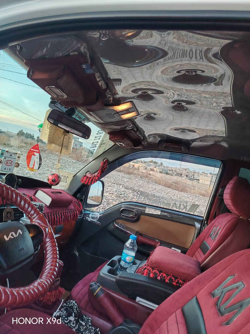 سلام عليكم كيا حمل للبيع ماشي٢٨الموديل٢٤سيارة جاهزة من كلشي مكفولة كفالة عامة لاتنقيص ولاتبخير سنوية بأسمي تريد تحويل تريد وكالة إلى سنة ٢٠٢٨العنوان صلاح الدين قضاء  الشرقاط***********
