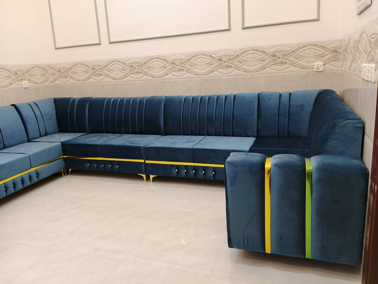 مفاجأة كبرى ♡ ويانه وبس الفتره محدوده  ديوانات ذات تصميم تركي شغل عراقي ضمان سفنج هايكستر عراقي ضغط عالي ضمان 6سنوات خشب 18مليم جام انج  ونص عراقي ضمان 10سنوات بأسعار منافسة وخيالية💫  خدمة توصيل 🚛الى باب البيت🏠 وسعر💫 التوصيل مجاني ديوان بموديلات تركية بطول 7.50 بسعر💫 مناسب جداَ جدا400 ألف د.ع  مع هدية كوشة عدد 4  نعمل💫 حسب القياسات الخاصة سعر المتر 65 ألف فقط فقط 
للحجز والاستفسار الرجاء الاتصال على الارقام التالية📞
***********مهند،،
***********مهند واتساب فايبر 
***********مهند،١
