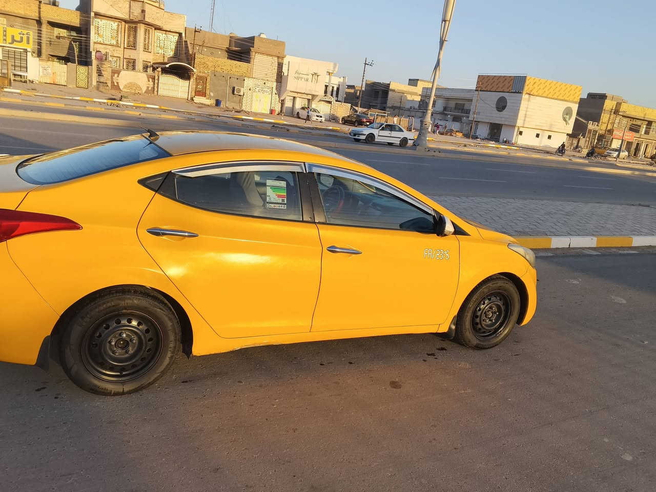 سلام عليكم النترا 2012 سياره بيهة  جاملغ الخلفي وارد خليجي  سياره كلشي شغال مابيه اي نقص حداديه جديده تبريد ثلج تخم تاير جديد سياره جاهزه   مكاني الدوانيه رقمي ***********
او مرواس بسياره سايبه من مديل 20 لحد 22 والفرق يكون نقد نقد نقد واذا من دوانيه يكون افضل
