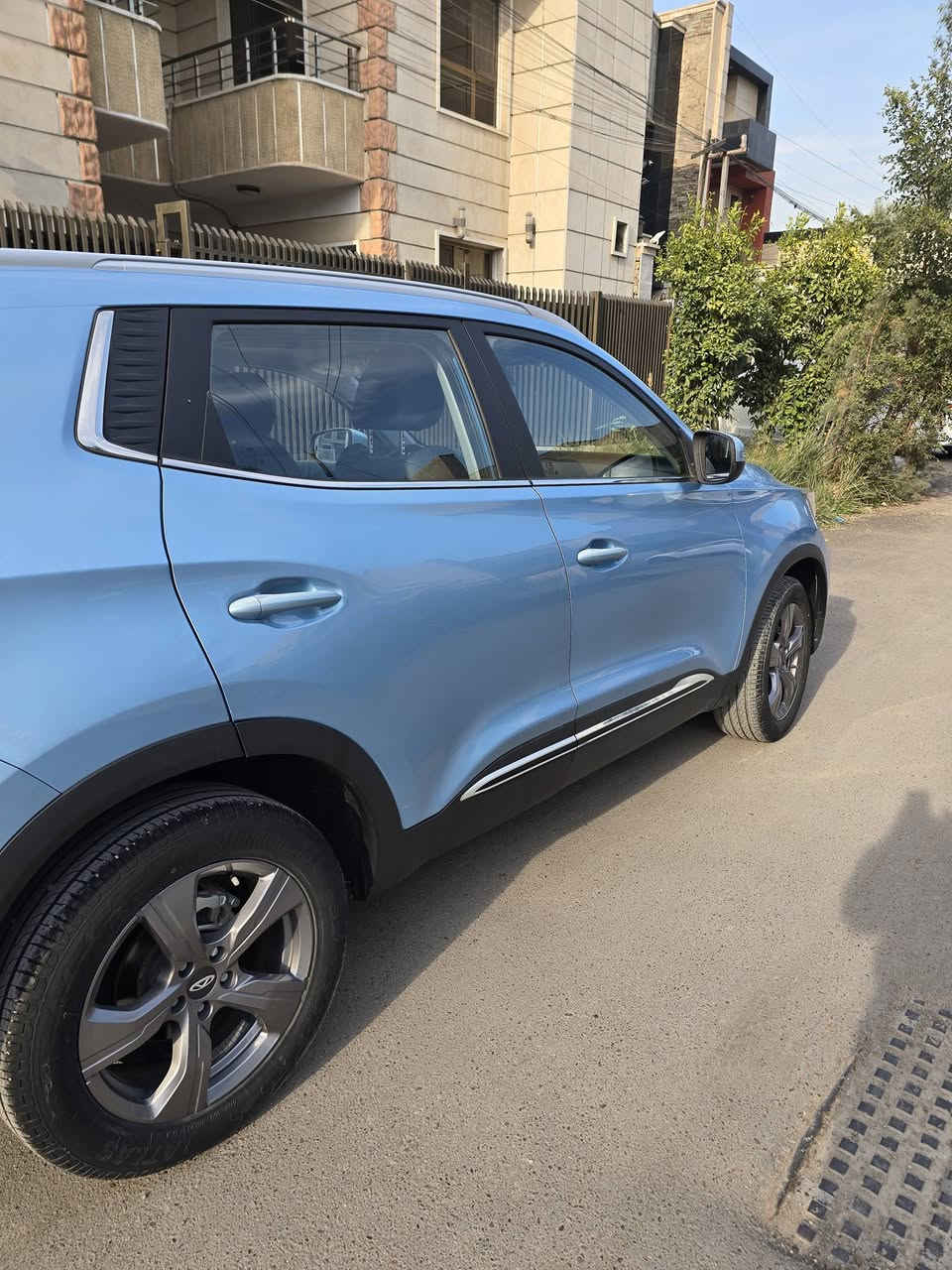 السلام عليكم. تيكو4برو موديل ٢٢ رقم بغداد مكفوله كفاله عامه من الصبغ والبارد .كير محرك تبريد بحاله ممتازه .السياره ماشيه ١٥ الف فول مواصفات شاشه بلاديه كبيره فتحة سقف كراسي جلد كهرباء تبريد لمس اشاير بالمري جام كهرباء اوتو تحكمات ستيرن اشاير بالمري سبير منازل .كل أغراضه بحالة الوكاله يعني السياره جديده بمعنى الكلمه .السعر ١٣٥$ مكان السياره بغداد باسمي من الشركه للاتصال على الرقم ***********
