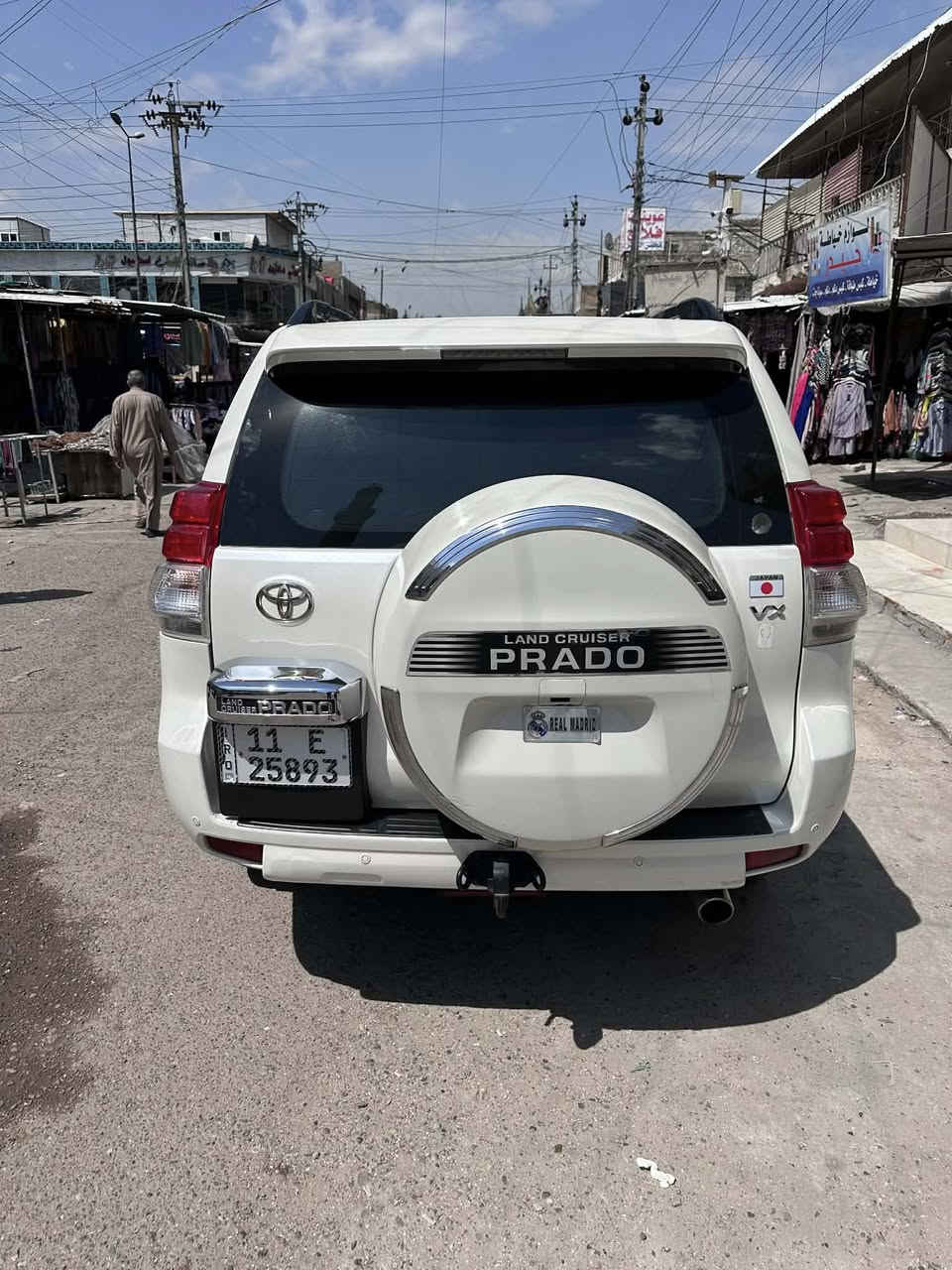 السلام عليكم 
. برادو 2010 خليجي  مواصفات VX. اعلى شي  بالبرادو كويتي المرغوب 

— محرك 6💪
4000cc
ماشيه ٢١٠ ألف 
فول موصفات 
-.بصمه 
.فتحه  
ترحيب 
.كامره وشاشه
//حساس خلفي + حساس امامي 
ورادارت
دبل تناكي  
سبير تعليك 
؛؛؛؛ أ شاير بل مري 
مري شفط
تحكم ستيرن  
مخرج كهرباء
ثلاجة
لدات داخل أبواب السيارة والدشبول 
كامرة وشاشة البلادية 
؛؛بلوتوث اواكس USD
سيدي 6 قراص 
سستم صوت بلاد مجسم 
تبريد 3 قطع ثلج 
7 راكب 
لايت زنون  
مكفوله من كلشي  فقط طخة خفيفة شبرين بالجاملغ الأمامي 
كلشي عل وضع شركه 
مكينه كير كفاله عامة 
حته دعاميات مكفوله 
السعر. 265 ورقة. وبيها مجال 
مكان بغداد. البياع ***********
