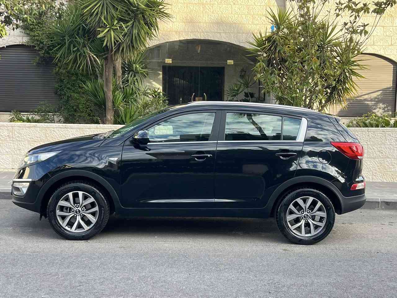 كيا سبورتاج2015 لون اسود مميز
وارد و صيانه الوكاله استخدام شخصي
فحص 7 جيد ولا ملاحظه
مرخص و مأمن
محرك 2000CC
جير اوتوماتيك
5 جنطات الوكالة 
غمازات مري
كشافات ضباب
اضويه LED
حساسات خلفية
غرفه قماش لون سكني
كاميرا رجوع
مري كهرباء
زجاج كهربا
تحكم طاره
AUX , USB , BLUETOOTH ,CD 
مسجل اصلي
سنتر مركزي
مفتاح ريموت عدد 2
كوشوك جديد
و اضافات اخرى مميزه
لا يحتاج لاي صيانه...
قاطع مسافه 70الف km
السعر : (10200 )
للاستفسار : 0799487331


**إذا كنت صاحب هذا الإعلان وتريد حذفه لأي سبب، رجاءا أرسل رسالة إلى الدعم الفني**