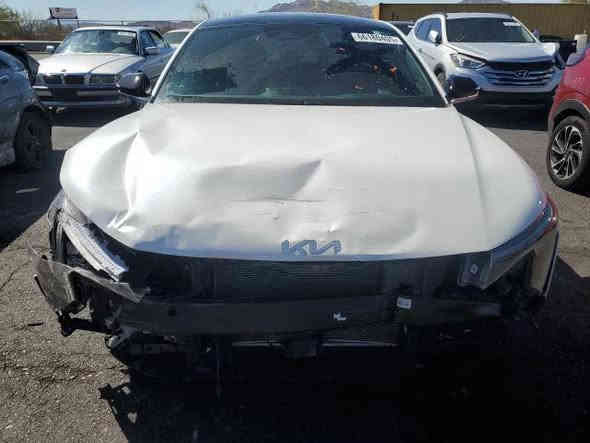 السلام عليكم عندي كي فور واصل بصره يوم 30/12 /2025فول مواصفات داخل احمر ترهم كتاب شهداء السعر 145 بدون تصليح *********** علاء
