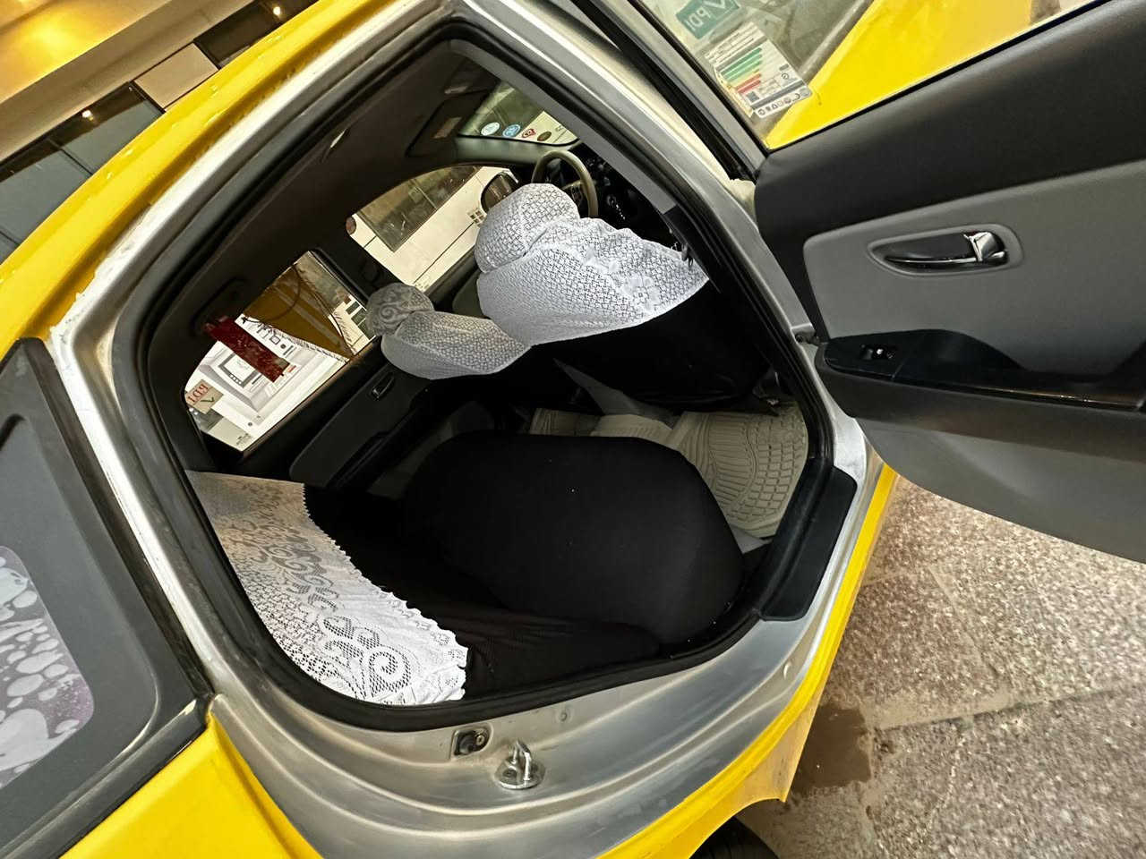 السلام عليكم النتراء ادوات 2010. كصه وحده والباقي كفاله دخول جديد كير محرك تبريد كهربائيات تخم تاير حداديه جديده. متومه طبق الاصل سنويه عاج  . مكان ميسان العماره للاستفسار ***********
