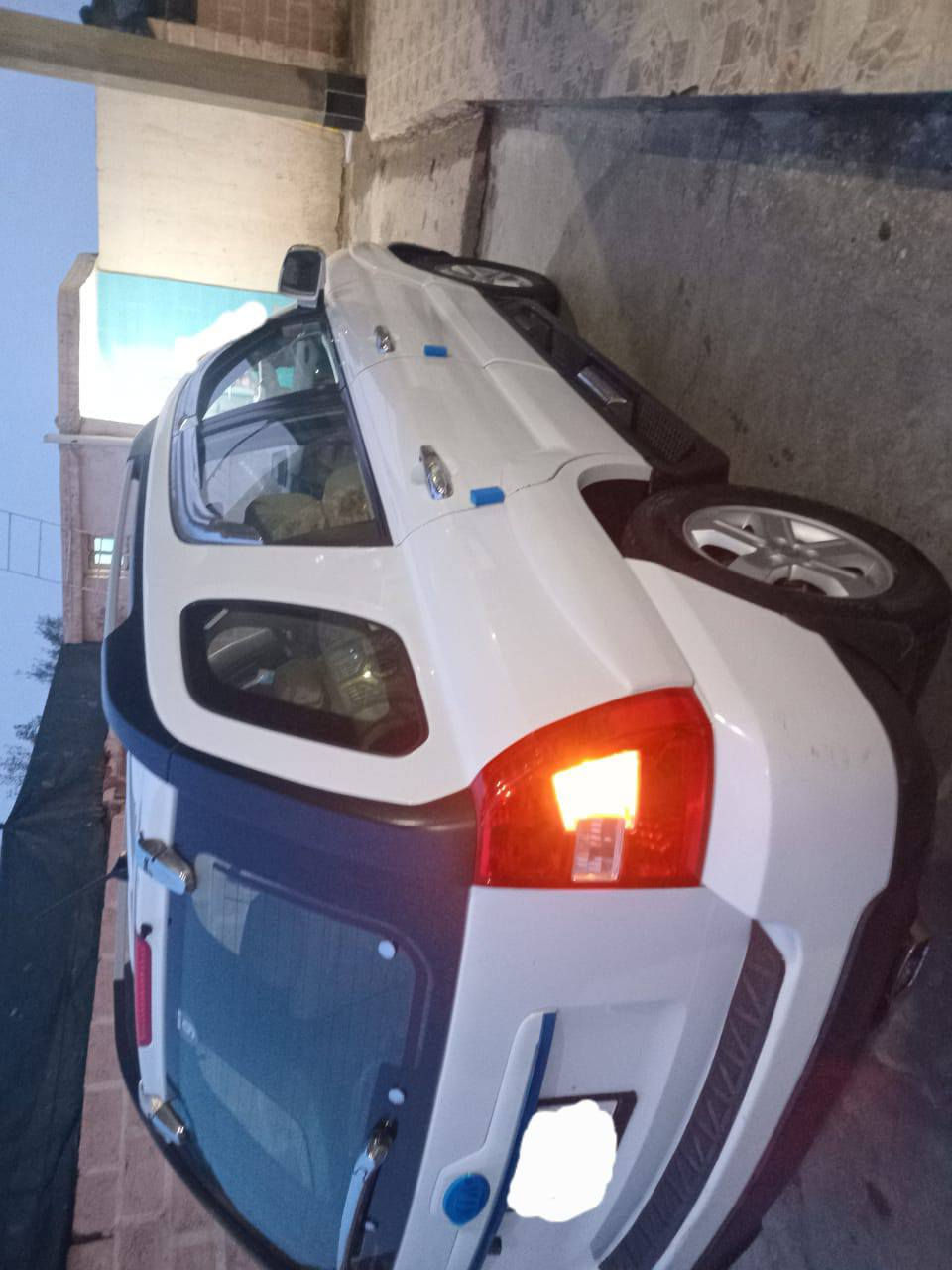 السلام عليكم
للبيع سبورتج 
موديل 2009
مكفوله كفاله عامه مال جناي 
السياره كير ومحرك مكفولات 
صدر امامي خلفي جديد 
تتفئه وتبريد شغال 
مدوشمه ارضيه وكشنات جلد 
رقم وسنويه جديد بسمي بغداد 
مسويلها ادامه عامه تخم تاير باتري جديد 
وانشالله مذب عليها ربع 
شاشه وكامره 
السياره للجناي  ولي دور نضيف 
السعر 130 وبيها مجال للشراي ومايتعب والله يدلل 
العنوان بغداد 
الاستفسار *********** اتصال واتساب فقط
