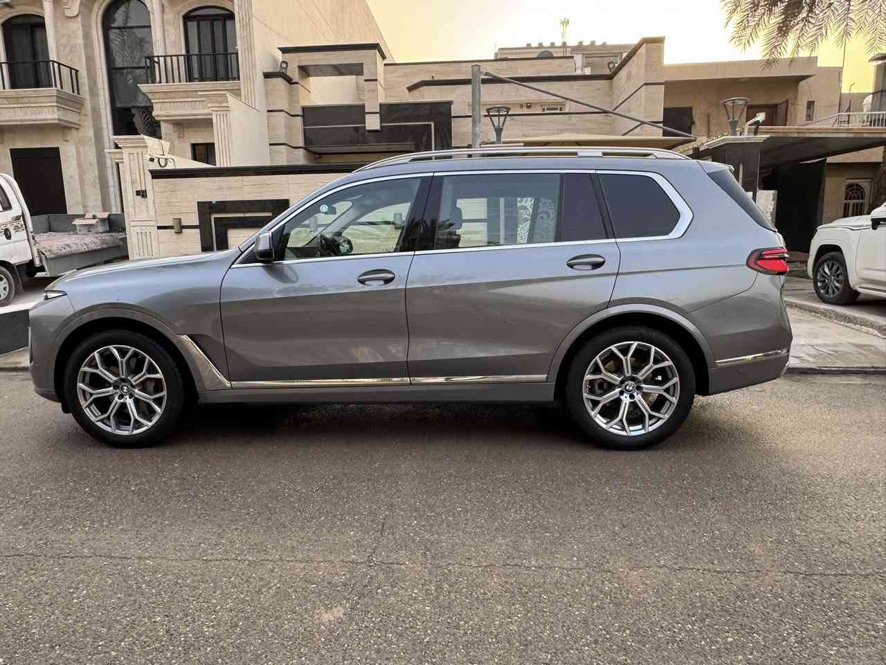 BMW موديل 2025 X7
ماشية 24  الف كم

الضرر باب وجاملغ و بنيد تبديل صبغ

رقم بغداد

جاهرة صفر مسج

ايرباكات كلهه راجعة اصلية وشغالة

فول مواصلات 

السعر 620 ورقة 

صورة الحادث بالمنشور

للتواصل وتساب ***********
