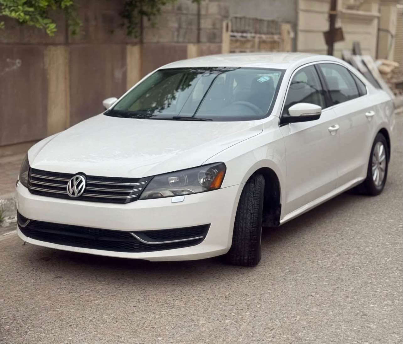 باسات 2015 رقم سليمانيه سنويه جديد لحد ٢٠٣٠ بأسمي شرط التحويل..خمس مواصفات تحكمات ستيرن تدفئه تبريد ثلج..كشنات اماميه تدفئه كامره خلفي.بقيه المواصفات معروفه .بيها جاملغ سكن تعديل بارد..بنيد صبغ ..شراي خابر وتدلل *********** كركوك, العراق
