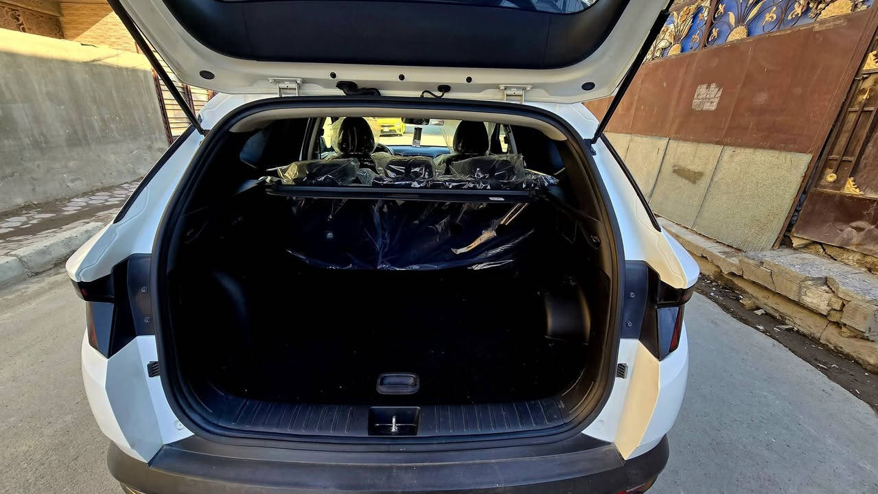 للبيع توسان 2023 
لون ابيض خليجي
رقم أربيل دولي 
مواصفات فول عدا البنوراما
بصمه ابواب
بصمه تشغيل
تشغيل عن بعد
تبريد قطعتين
تحكمات ستيرن
محرك 2000 دوش
كامره خلفيه دواره
كرسين كهرباء 2
جلد لونين
شاحنه وايرلس
شاحنه UBS
حساسات امامي خلفي 
وبعد بيها موصفات
نظام تحديد مسار
ثلاث انظمه قياده (ايكو_سبورت_عادي)
بردات ابواب خلفيه بلاديه
مري شفط
اشاير مري
ترحيب المري
لايت LED دوار
بك لايت LED 
السعر 210 وبيه مجال للشراي
 العنوان بغداد 
غير متواجد على الفيس 
للستفسار اتصال وتدلل
***********
