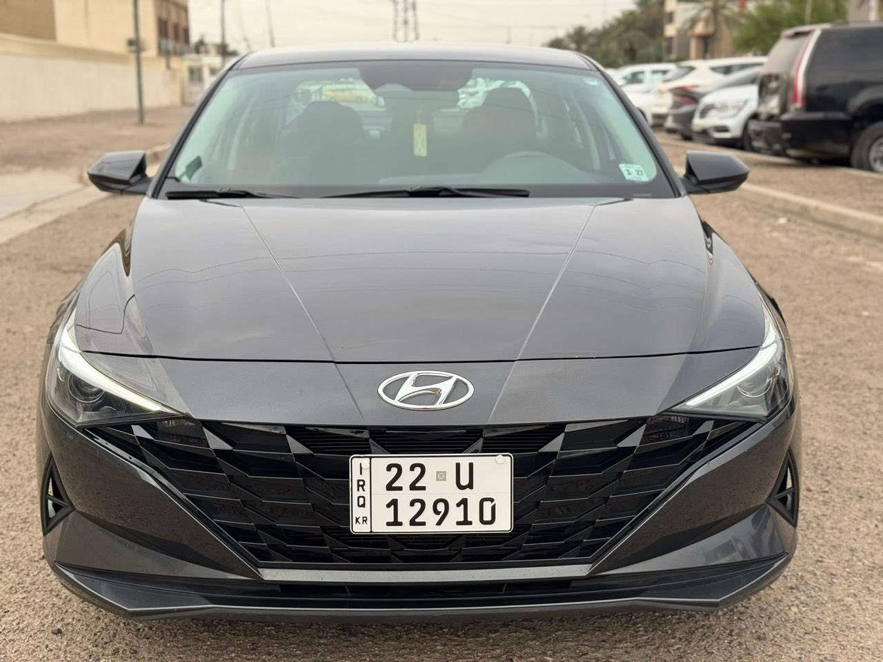 السلام وعليكم النترا موديل ٢٠٢٢ وارد امريكي حادثها باب وجاملغ خلفي بدون دواخل بدون ايرباك موصفات بصمه تشغيل عن بعد رادار امامي خلفي عنوان السياره بغداد الصحفين  مكينه ٢٠٠٠ دوش ***********
