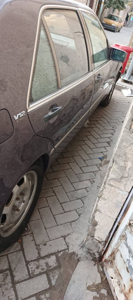 سلام عليكم مارسدس شبح👻 600SEL
موديل 1993 
تخم تايرات جدد
محرك وكير بطه 
تبريد شغال 
وترايك وين ميعجبك 
رقم مميز بسمي تحويل ثاني يوم 
السعر 76 وبيها مجال للشراي 
رقم ***********
العنوان بغداد مدينه الصدر
