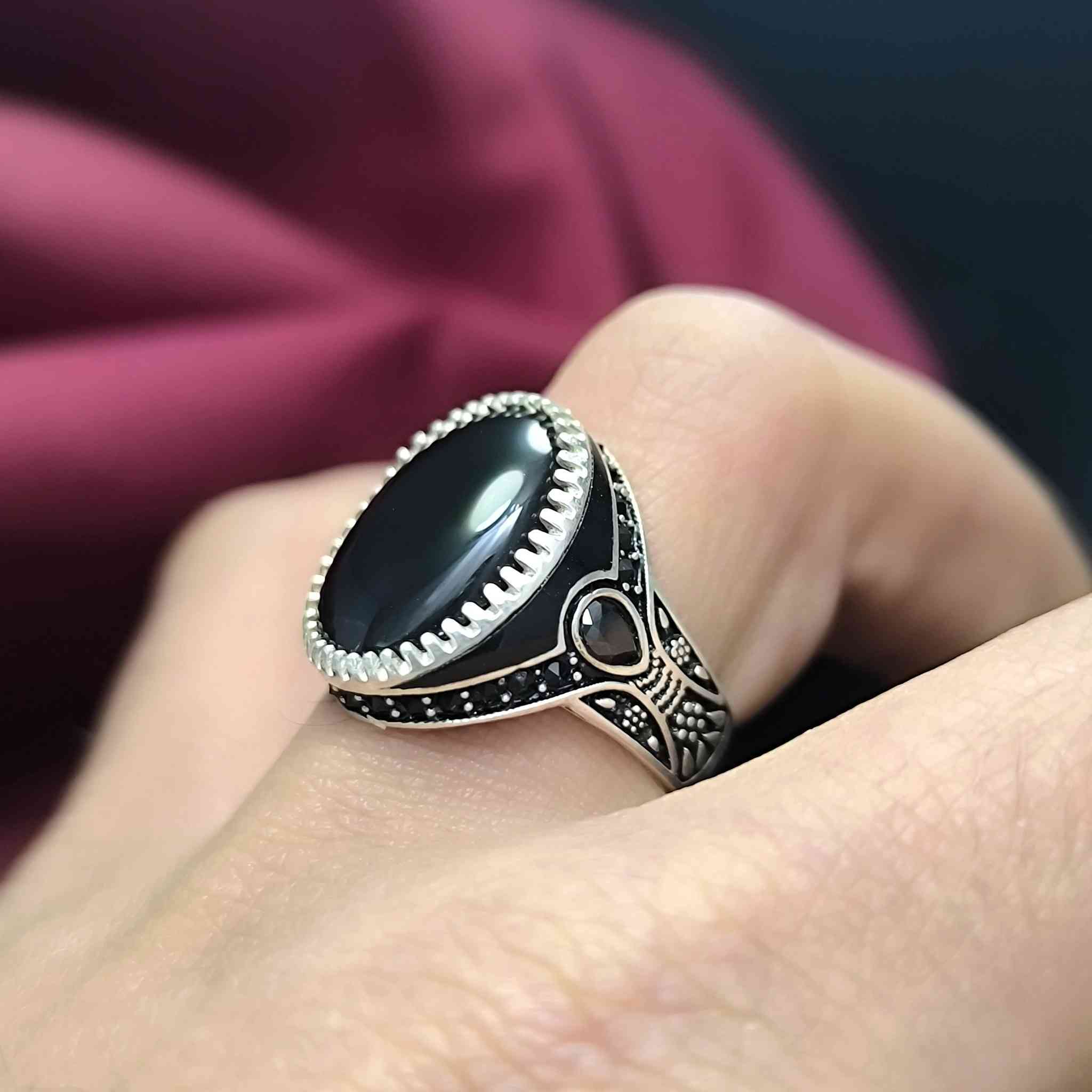 دهشة للفضيات ✨
وجهتك لاختيار أفخم أنواع الخواتم الفضية
والعقيق اليمني الأصيل بمختلف أنواعه وألوانه
💍 تصاميم ملكية
💎 أحجار طبيعية فاخرة
🌍 توصيل مجاني إلى جميع أنحاء العالم
دهشة… عنوانك لتتميّز بالأناقة والفخامة
للطلب والاستفسار والحجز:
📲 تواصل معنا عبر واتساب
00967777716585
