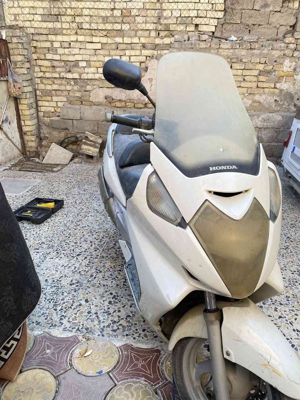 سلفر ونج 600 كل غراضها كاملة ناقصها ترتيب وادامة لان تاركها   سعرها ٩٥٠ وبيها مجال كلش قليل  مكاني مدينة الصدر ***********
