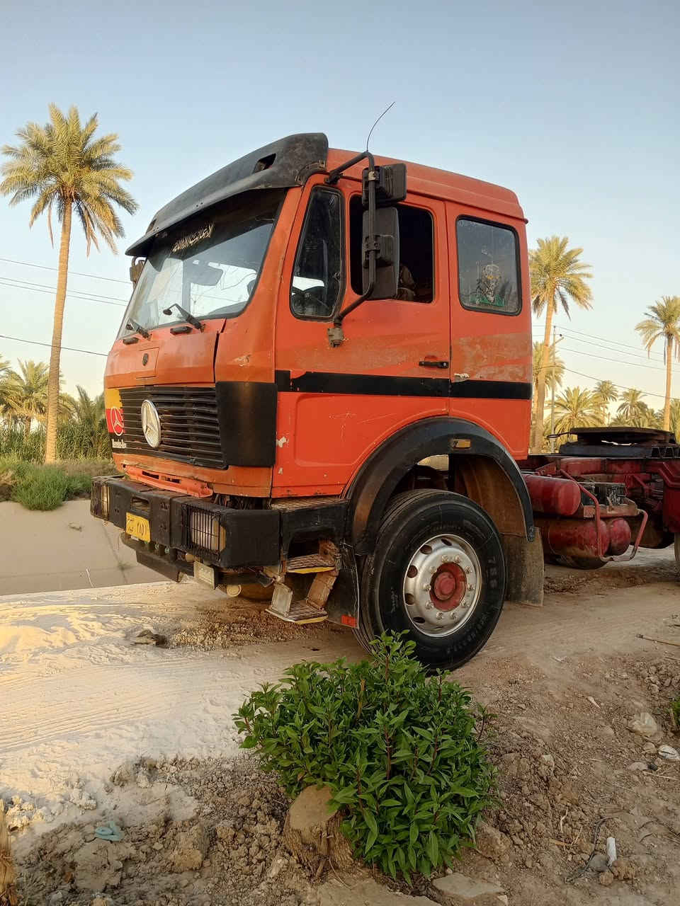 للبيع البي راس جوانب متحركه اكسن جيف محرك ٨ /٢٥ كير ٢٥ موديل ٨٥ رقم كربلاء شرط التحويل (***********)(٠٨٧٠٣٢٤٨٠٢٠) المكان كربلاء طويريج
