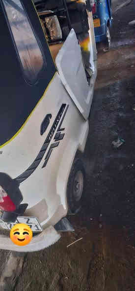 شباب 21 بيها لغد صبغ والكاعيات  كفاله مكينه وتراي زيرو مامفتوحه لوحه وسنويه انكليزي 5800 مكاني البياع الشرطه الخامسه قرب جامع الجميلي هاتف 📞 *********** الشراي يتصل
