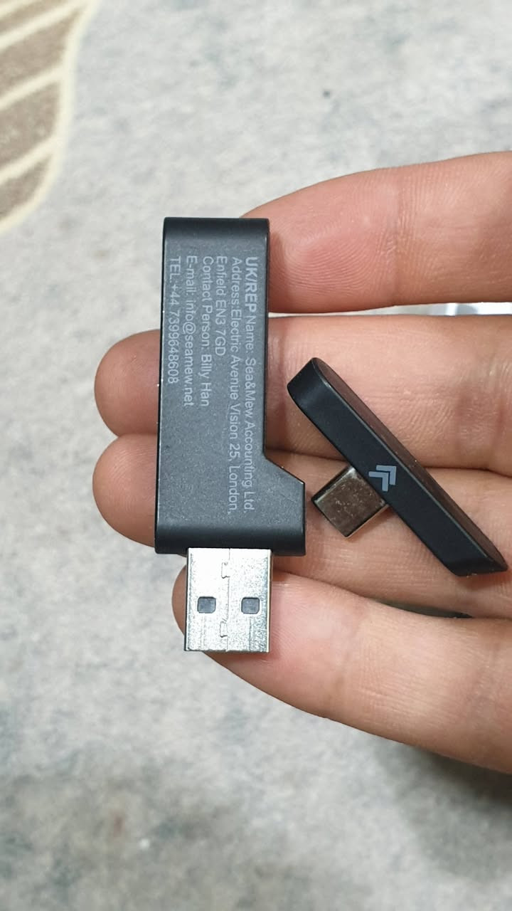 سماعة رأس لاسلكية 🎧
تدعم البلوتوث + قطعة 2.4GHz لاتصال سريع بدون تأخير.
صوت واضح مع عزل جيد للضوضاء، مايكروفون مدمج، وبطارية تدوم لساعات طويلة.
مناسبة للألعاب والموسيقى ومتوافقة مع الهاتف والكمبيوتر 

السعر 25.٠٠٠ دينار  مع التوصيل 

للتواصل (***********)
