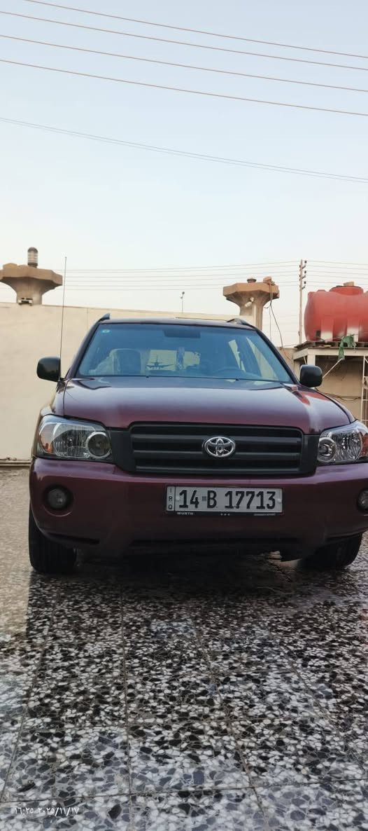 تيوتا هايلاندر موديل 2007
السيارة كلش حلوة و رزنة محرك 3300 (6) اسلندر السيارة سبعة راكب السيارة محرك و گير كفالة شرط تاخذ تفحص والحدادية امبدله عامة جديدة و تخم تاير جديد السيارة بيه نقص واحد فقط ماطور ماسحات جام رقم . 
رقم بصرة سنويه تنتهي بال2027  . السيارة مثل ما واضح بالصور كلشي رجاءا لحد يسأل عن شي اذا مو شراي ولحد يكسر بالسعر مكان السيارة بصرة هارثة السعر:75 ورقة و بيه مجال. 
الرقم الهاتف: ***********
