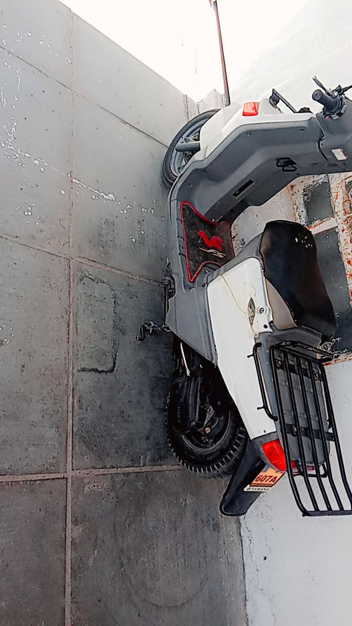 دراجه تيوته ياباني 
مكينه  لاتبخير ولا نضوح 
شلعه  خير من الله 
مكاني ناحيه الطليعه

السعر 250وبيه مجال حك الجيه 
***********
