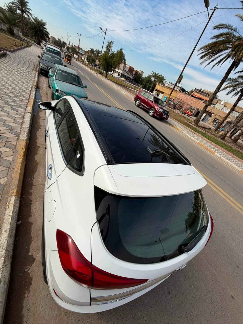 توكسان  2018 خليجي
رقم بغداد بسمي 
القماره بنوراما
شاشه 
كامره 
حساسات 
مكينه. 2000 
ممشه السياره 112 km
السياره حلوه مال بيت 
السونار مرفوق مع الصور 
 
مكان السياره بغداد 

 الرقم ***********
