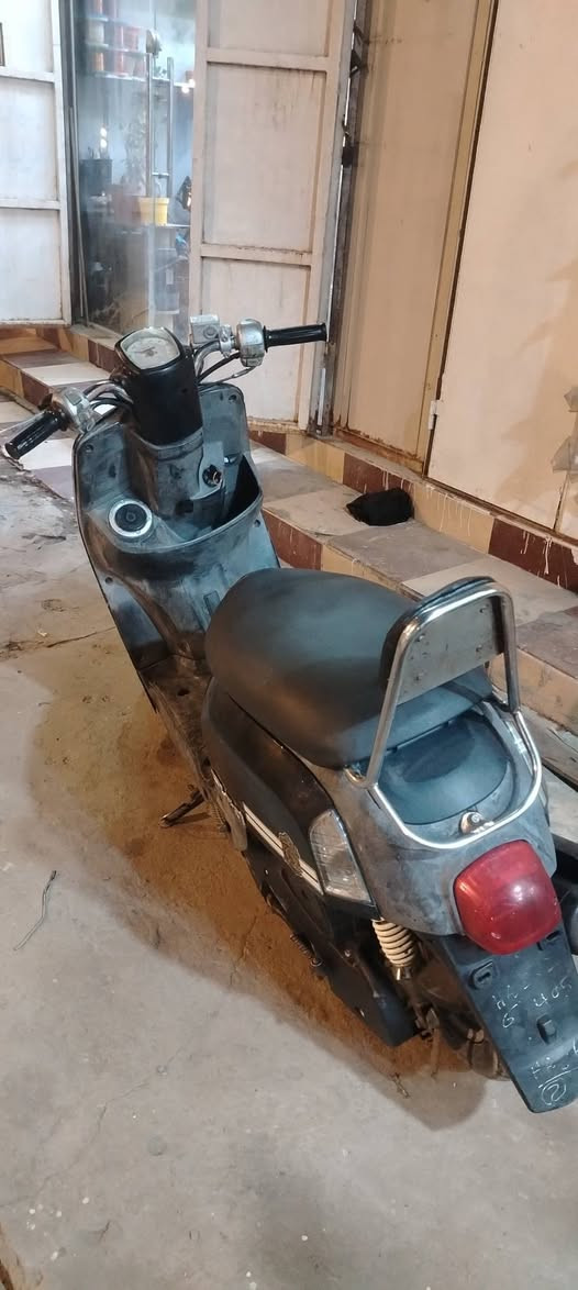 ماكس بوليس كفاله عامه كلشي شغال بيه مابه أي نقص بس يحتاجه ستان نص دراجه ما مفتوحه كهربائيات كله شغاله سعره 750 وبه مجال *********** مكان بصره معقل
